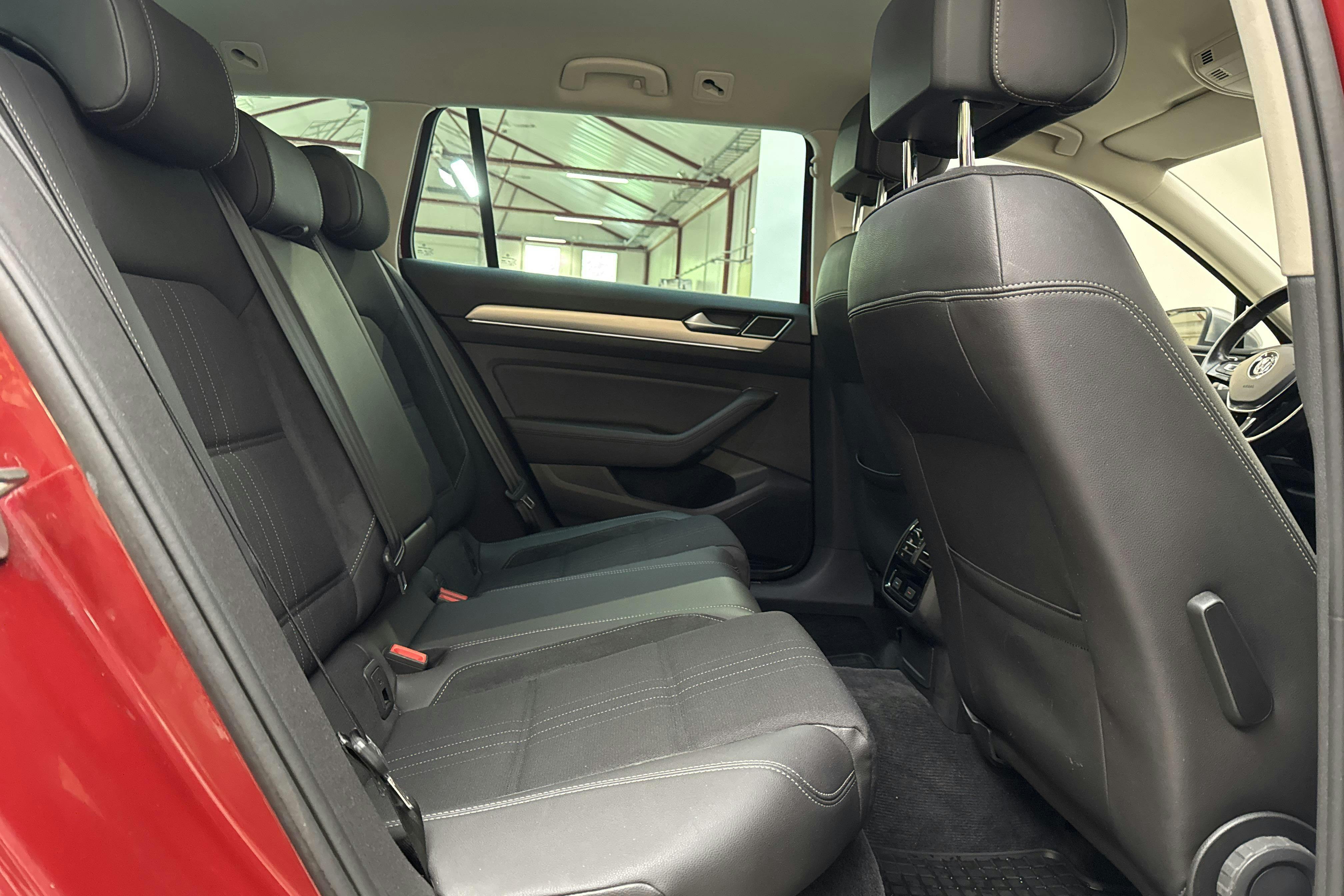 VW Passat Alltrack 2.0 TDI 4MOTION (190hk) - 13 859 mil - Automat - Dark Red - 2016