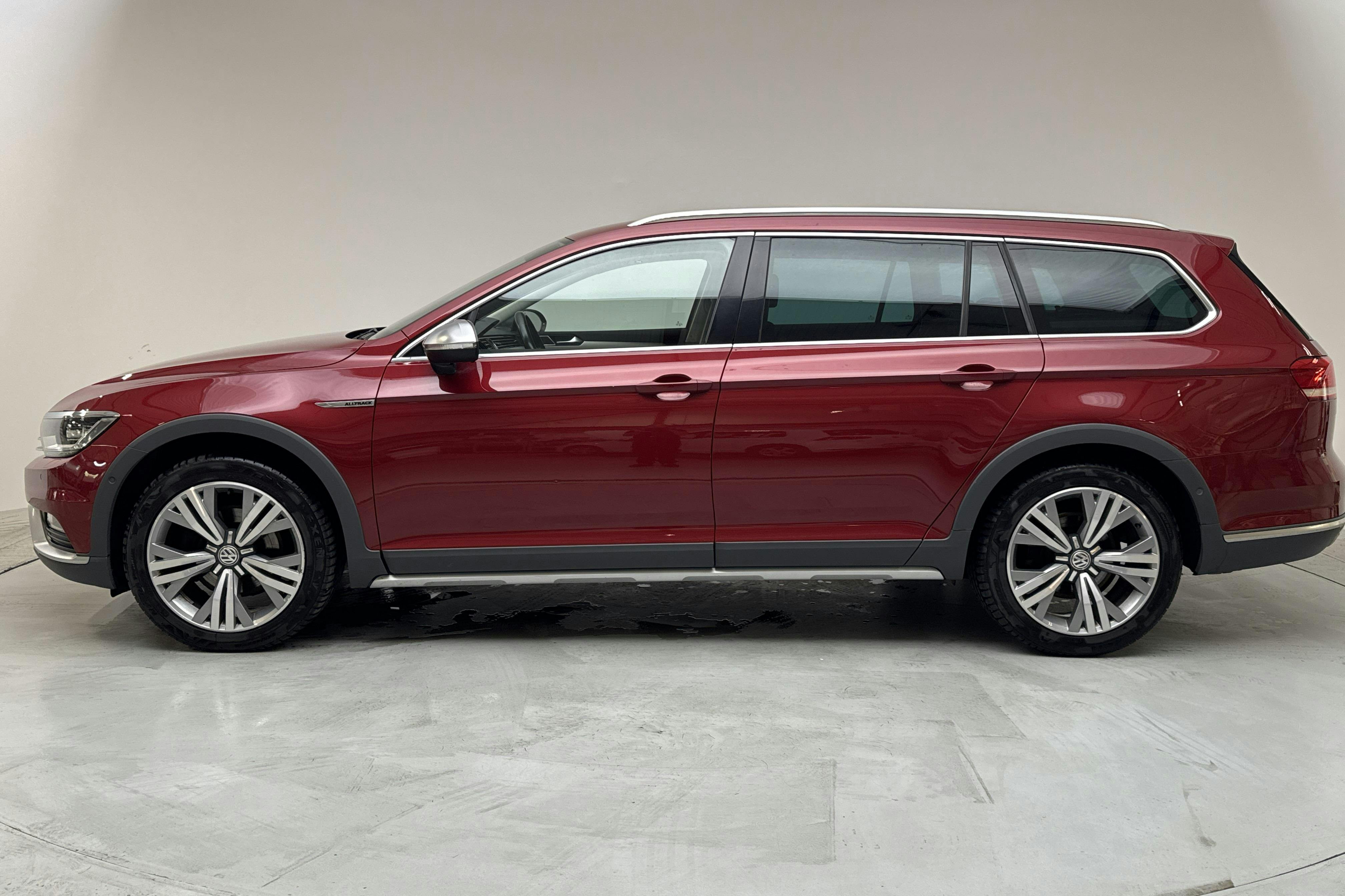 VW Passat Alltrack 2.0 TDI 4MOTION (190hk) - 13 859 mil - Automat - Dark Red - 2016