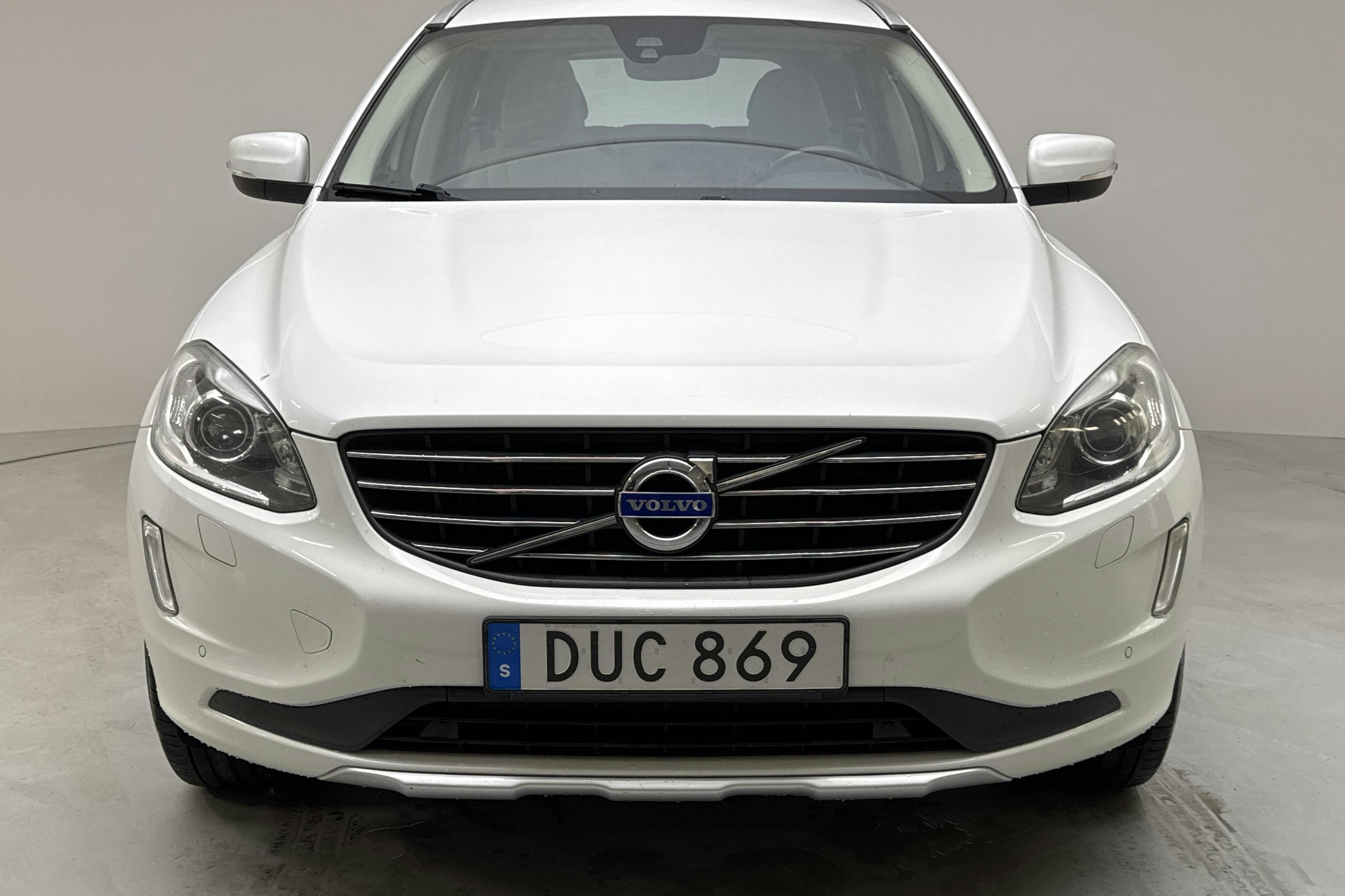 Volvo XC60 D4 AWD (181hk) - 16 273 mil - Automat - vit - 2015