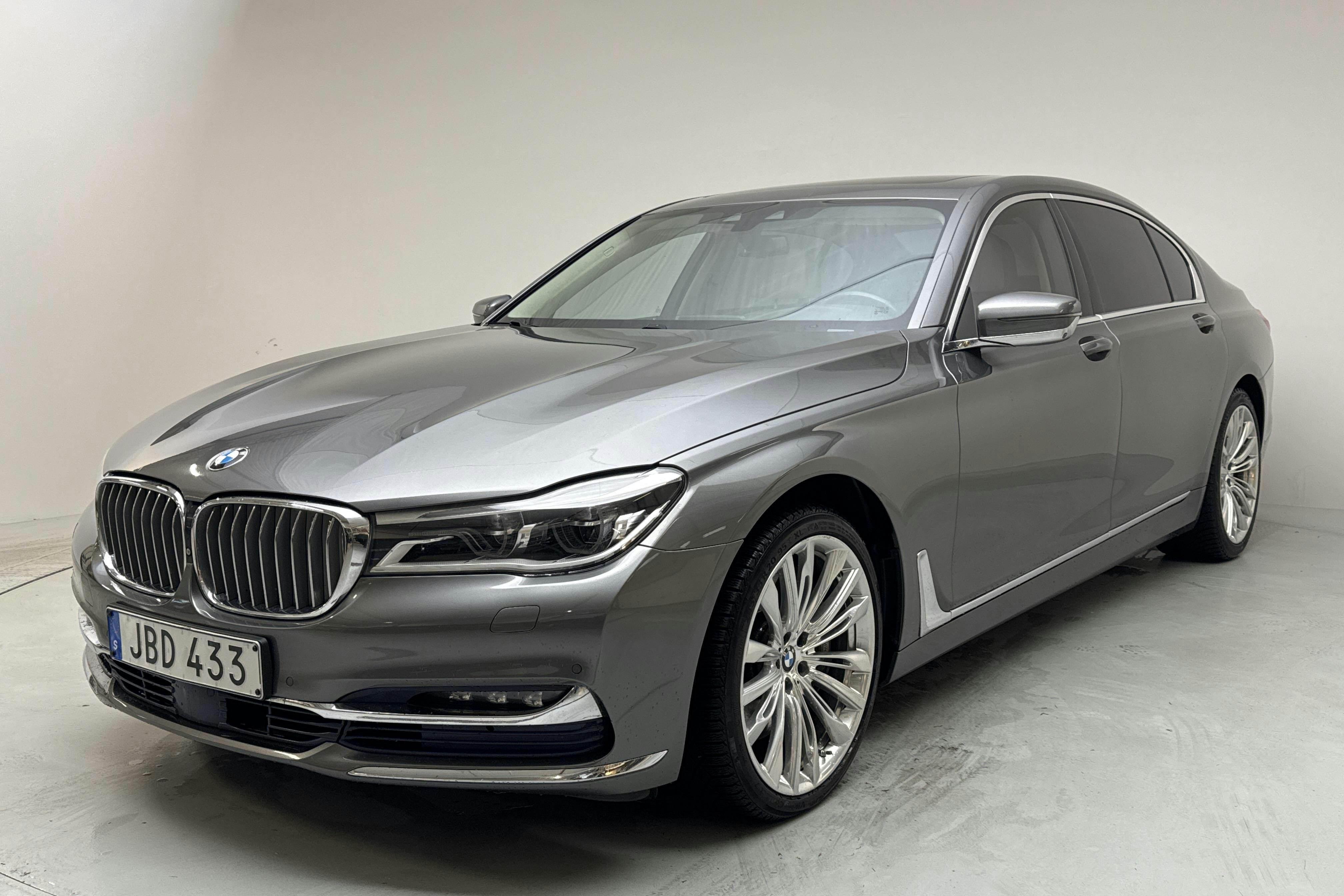 BMW 750Li xDrive Sedan, G11 (450hk) - 90 970 km - Automatic - gray - 2016