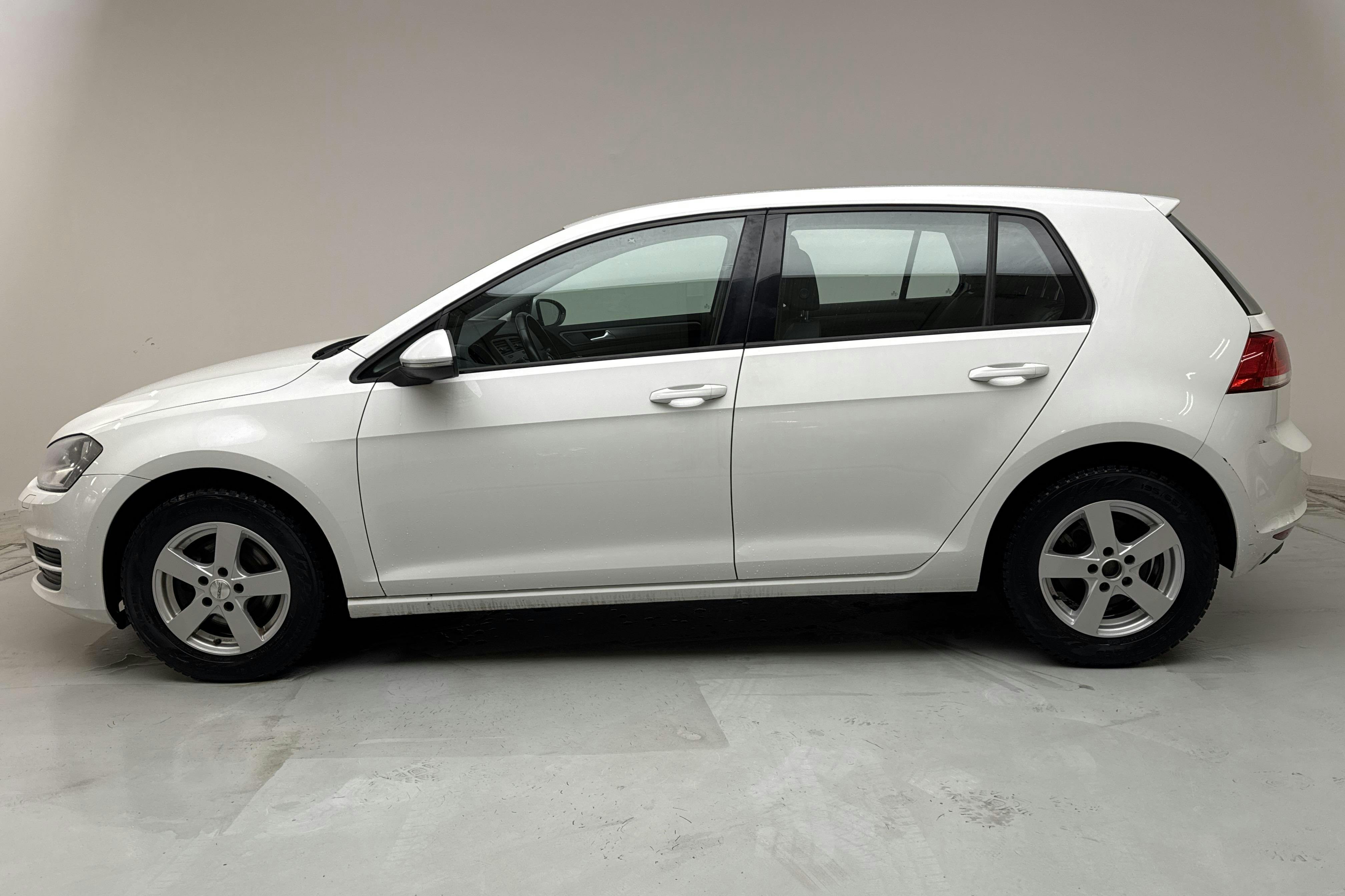VW Golf VII 1.2 TSI 5dr (105hk) - 14 194 mil - Manuell - vit - 2014