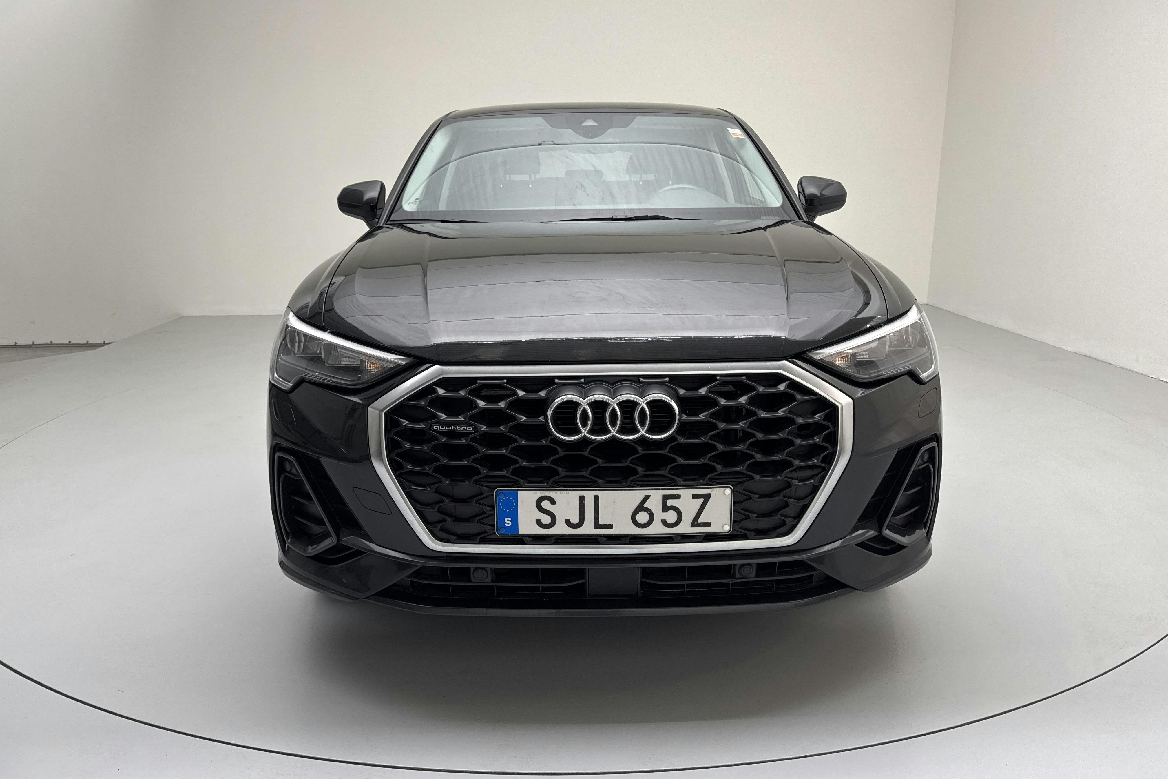 Audi Q3 Sportback 40 TDI quattro (200hk) - 13 725 mil - Automat - svart - 2021