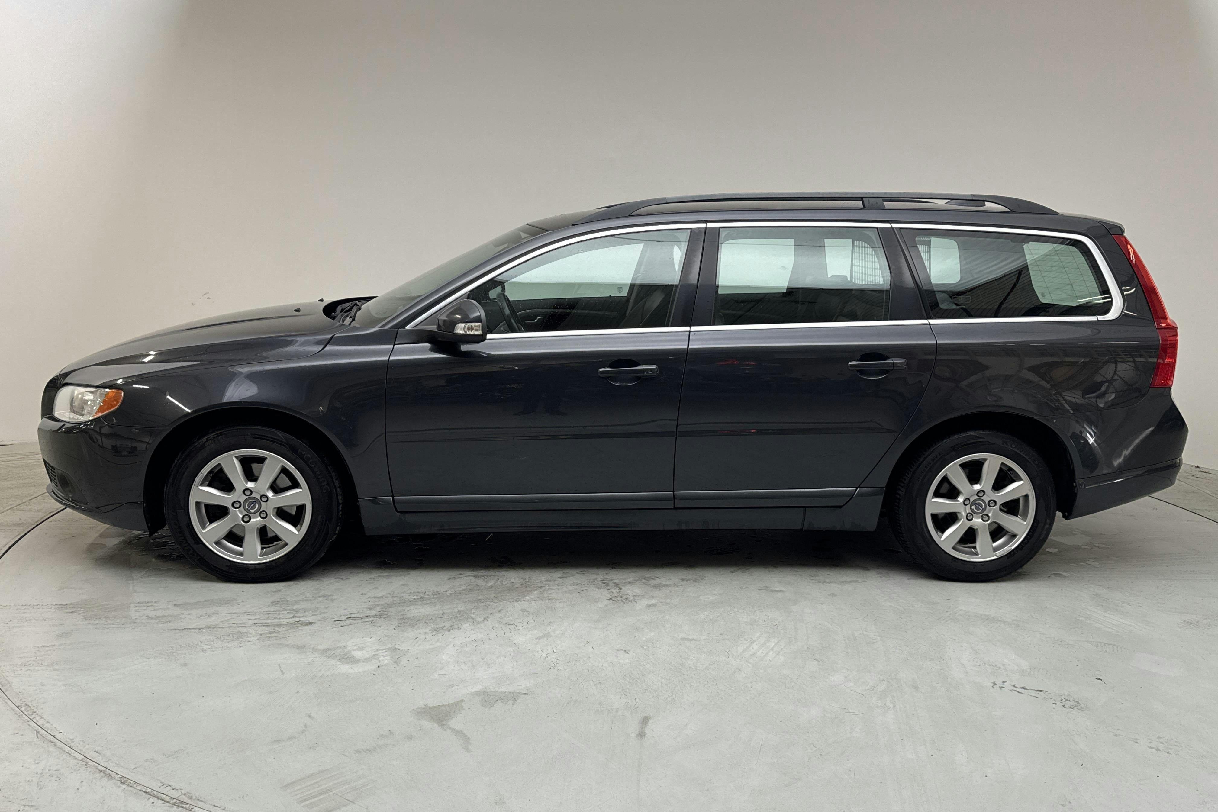 Volvo V70 II D3 (163hk) - 21 148 mil - Automat - grå - 2011
