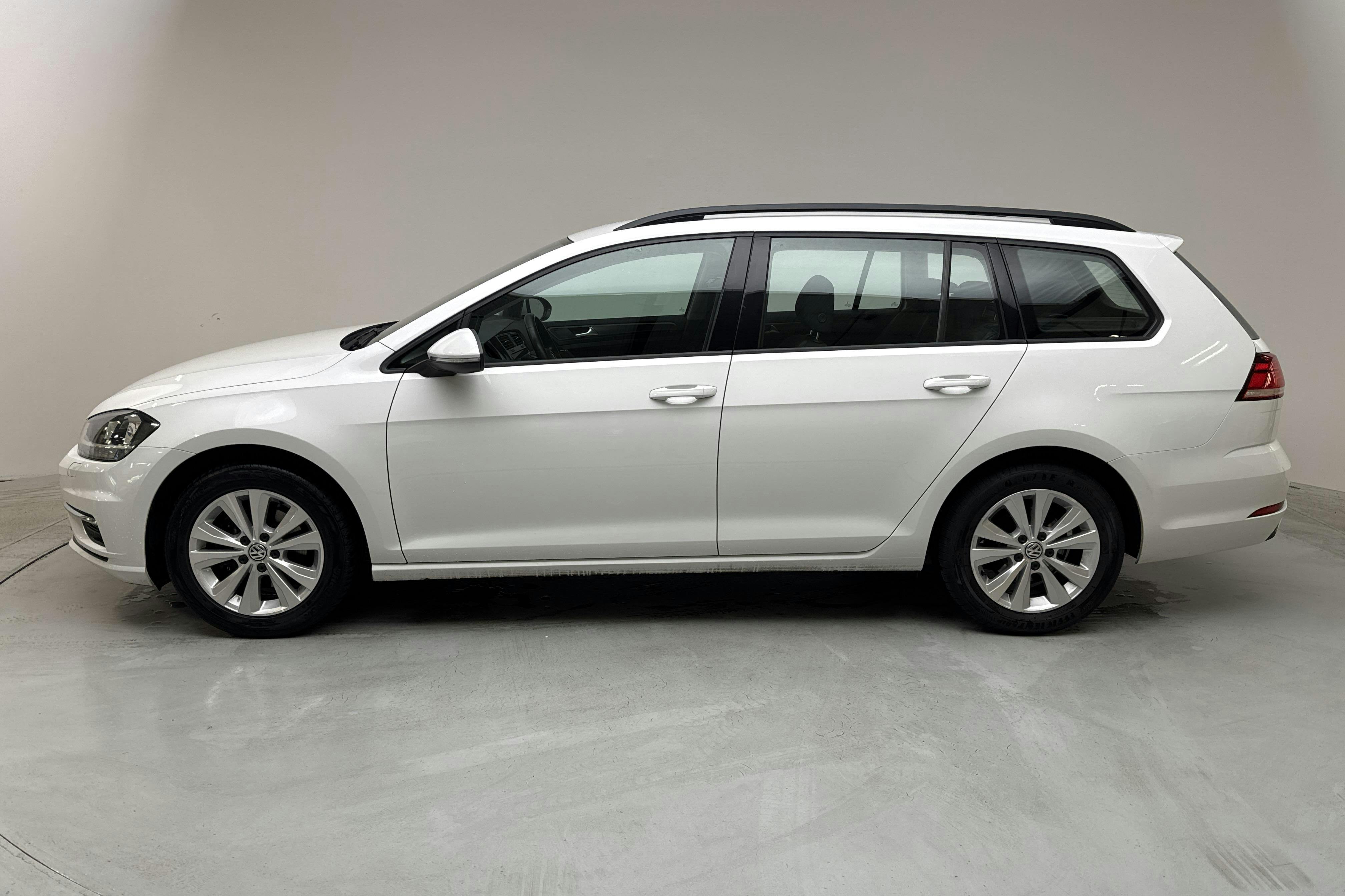 VW Golf VII 1.0 TSI Sportscombi (110hk) - 6 691 mil - Automat - vit - 2018