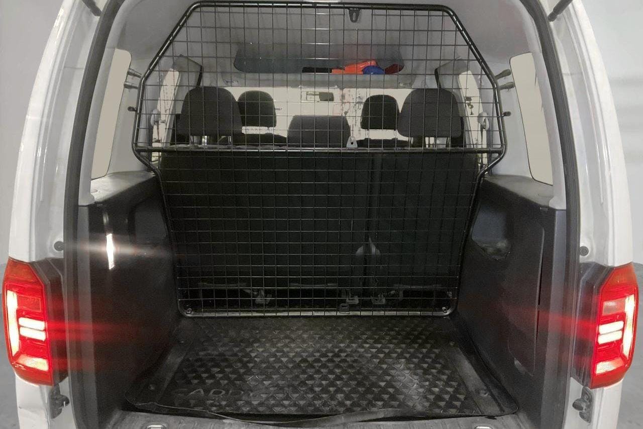 VW Caddy 2.0 TDI Skåp (102hk) - 5 673 mil - Manuell - vit - 2020