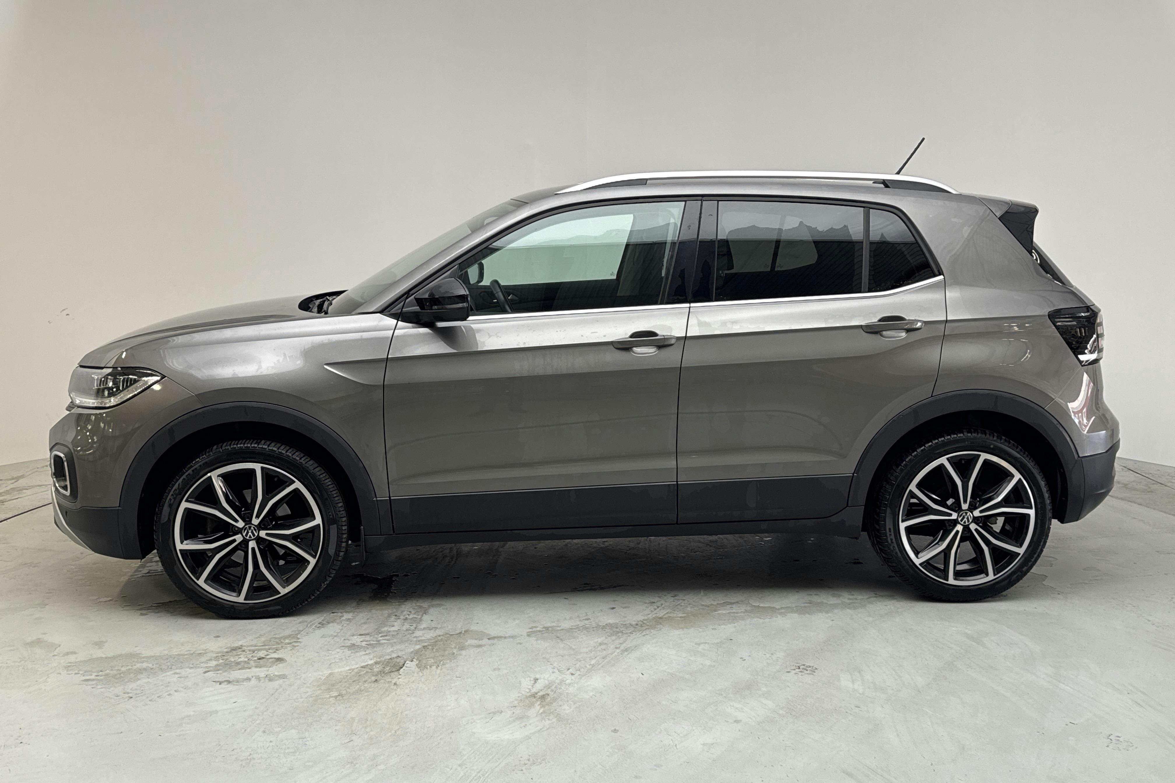 VW T-Cross 1.0 TSI (115hk) - 8 225 mil - Automat - grå - 2021