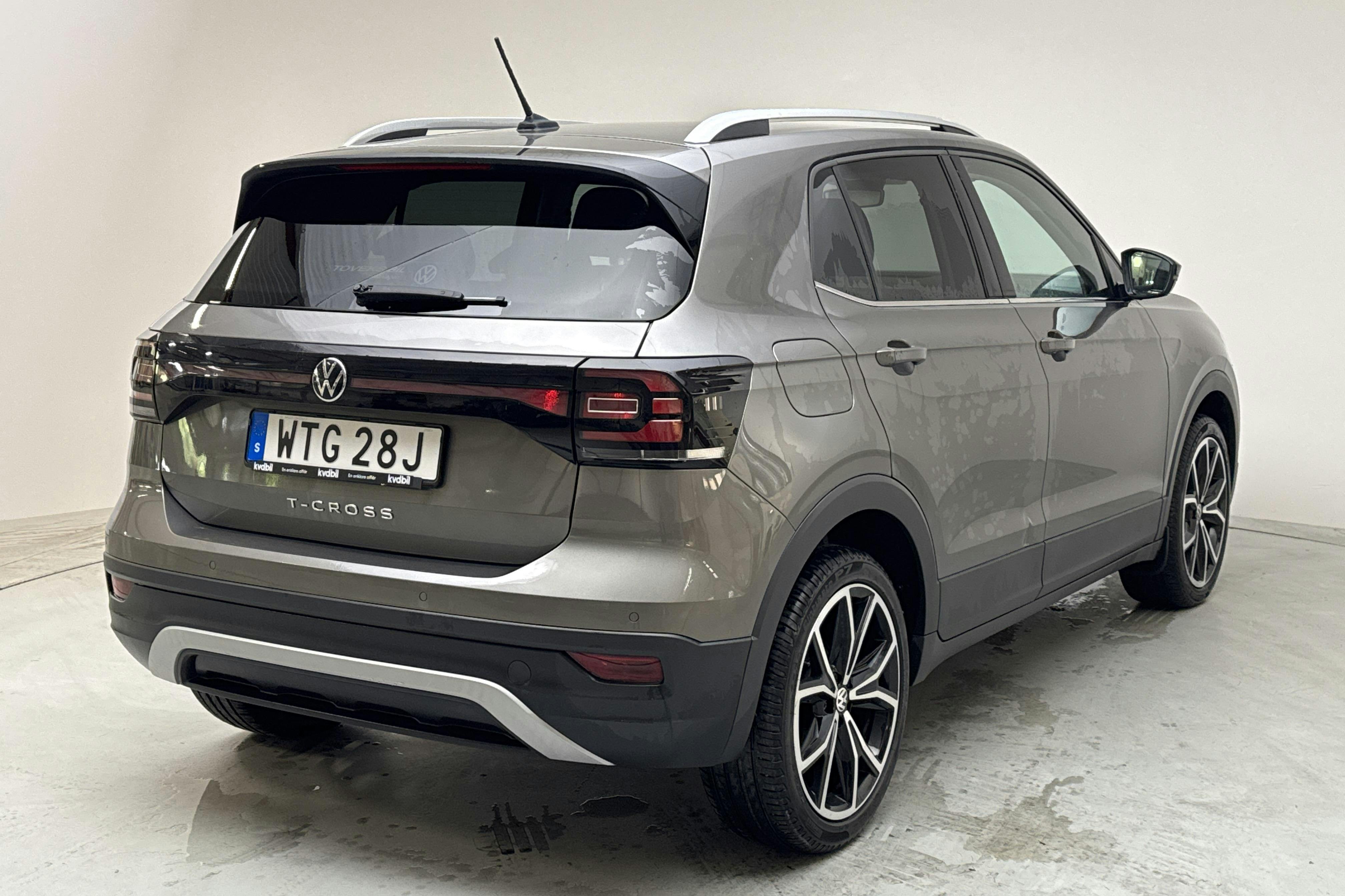 VW T-Cross 1.0 TSI (115hk) - 8 225 mil - Automat - grå - 2021