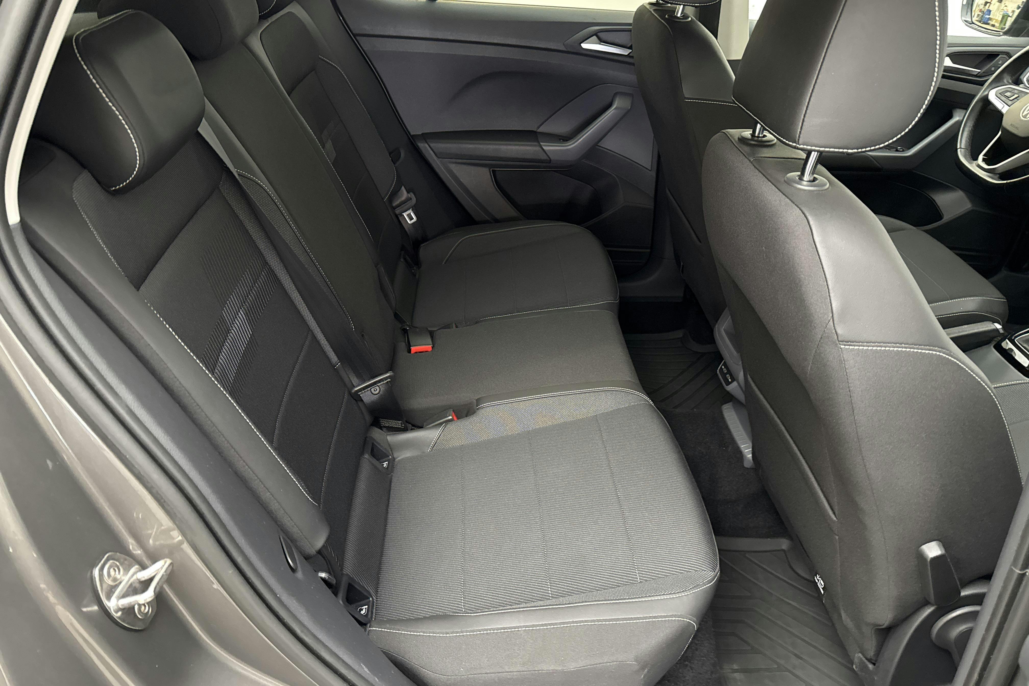 VW T-Cross 1.0 TSI (115hk) - 8 225 mil - Automat - grå - 2021