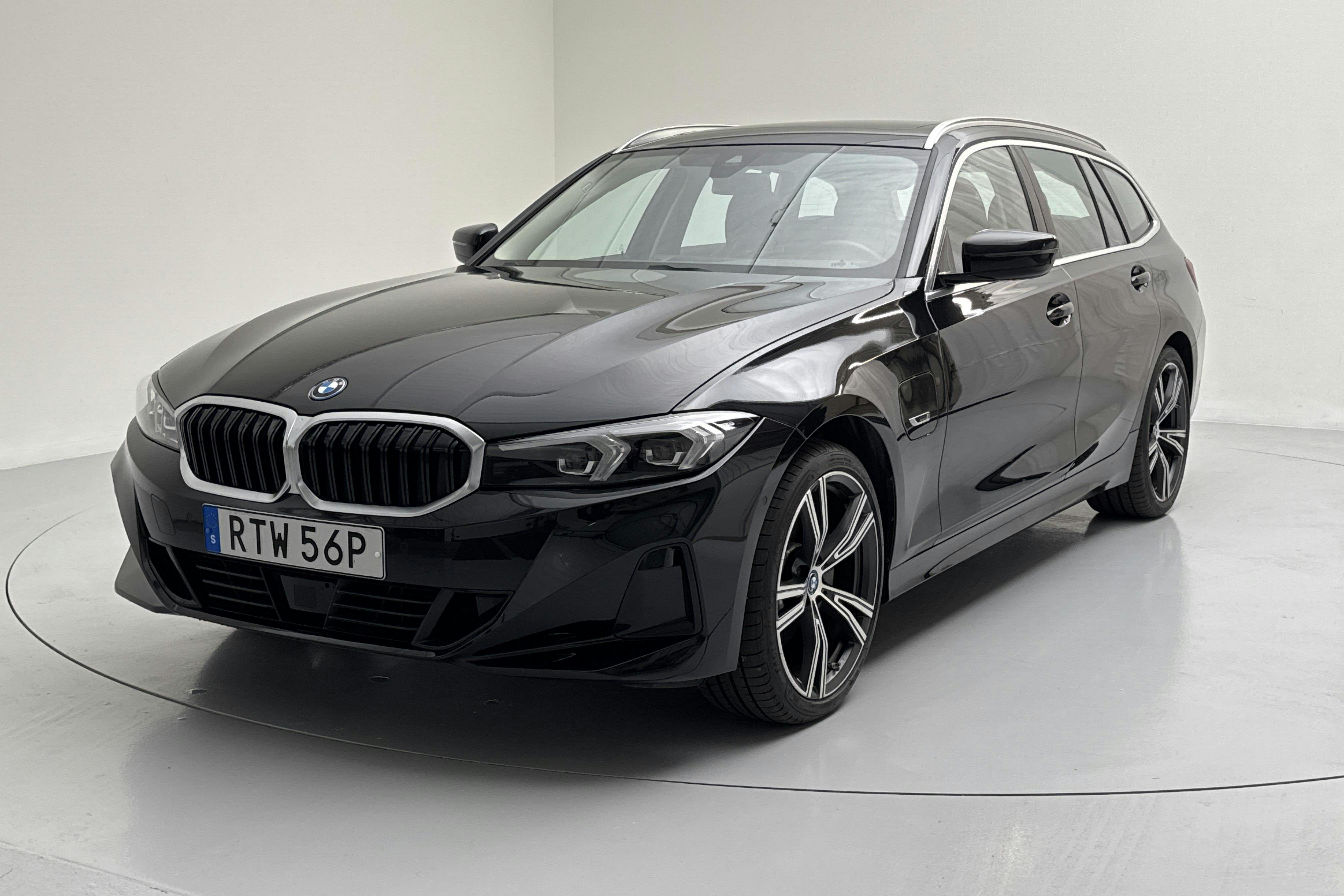 BMW 330e xDrive Touring LCI, G21 (292hk) - 1 738 mil - Automat - svart - 2023