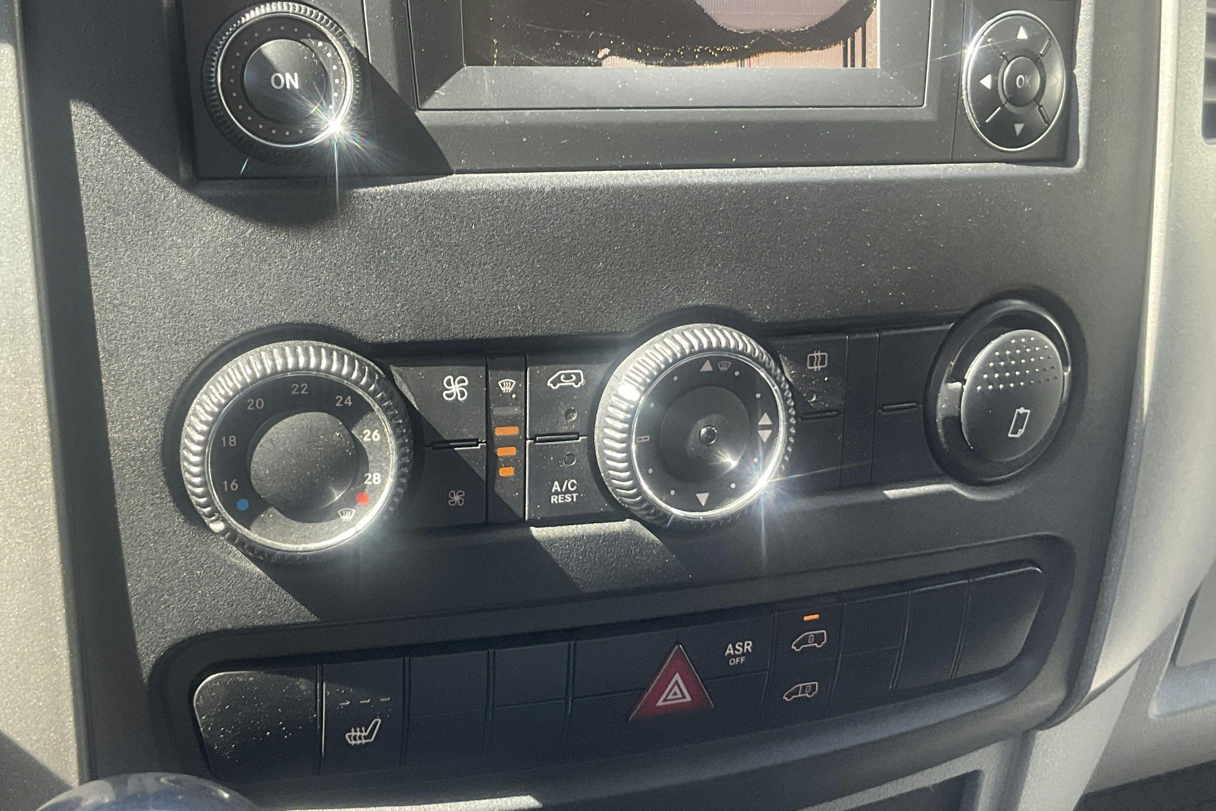 VW Crafter 35 2.0 TDI Skåp (136hk) - 39 048 mil - Manuell - Light Yellow - 2014