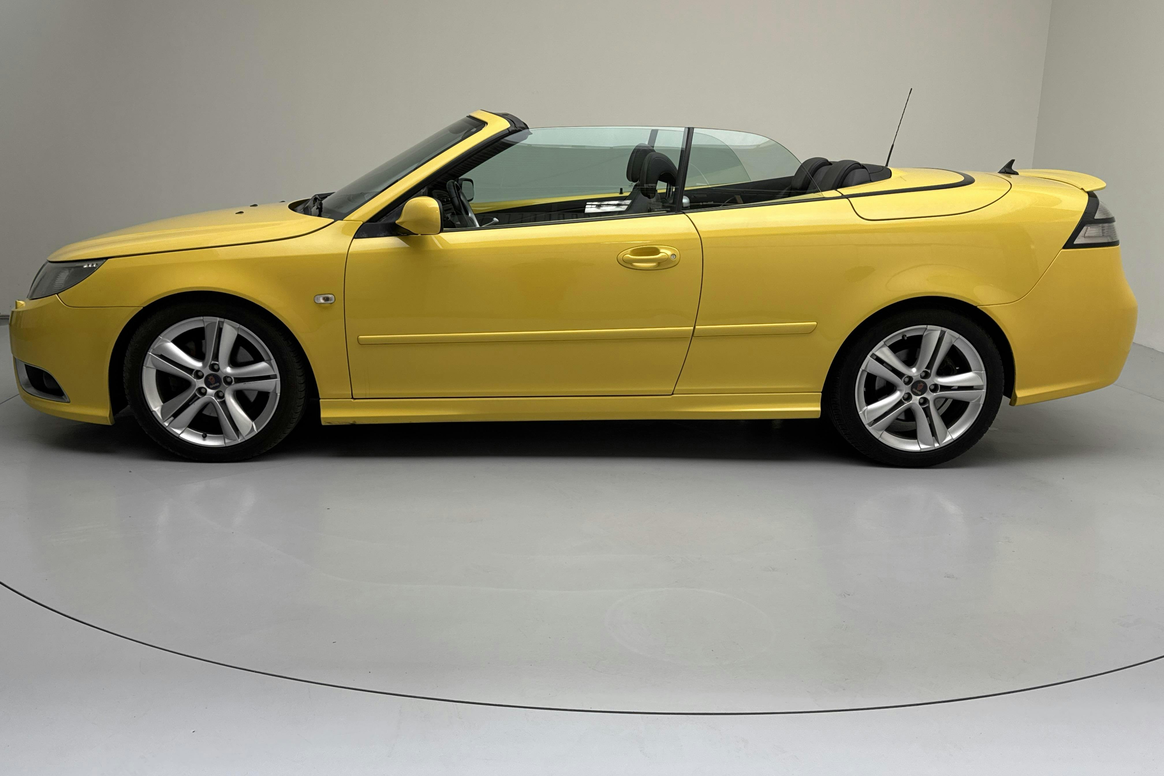 Saab 9-3 2.8T V6 Aero Cabriolet  (255hk) - 21 696 mil - Manuell - gul - 2008