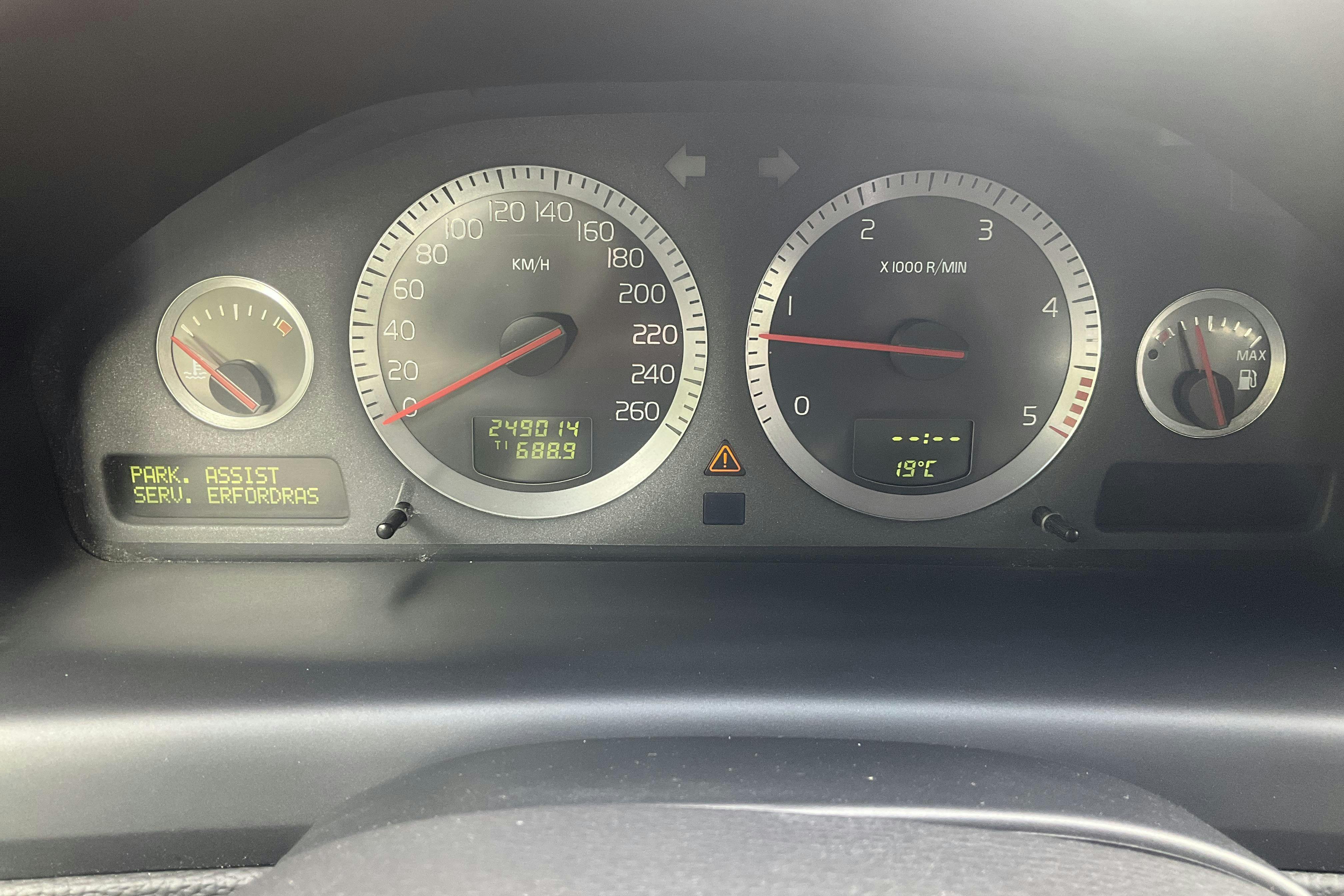 Volvo V70 2.4D (163hk) - 24 901 mil - Manuell - Light Grey - 2008