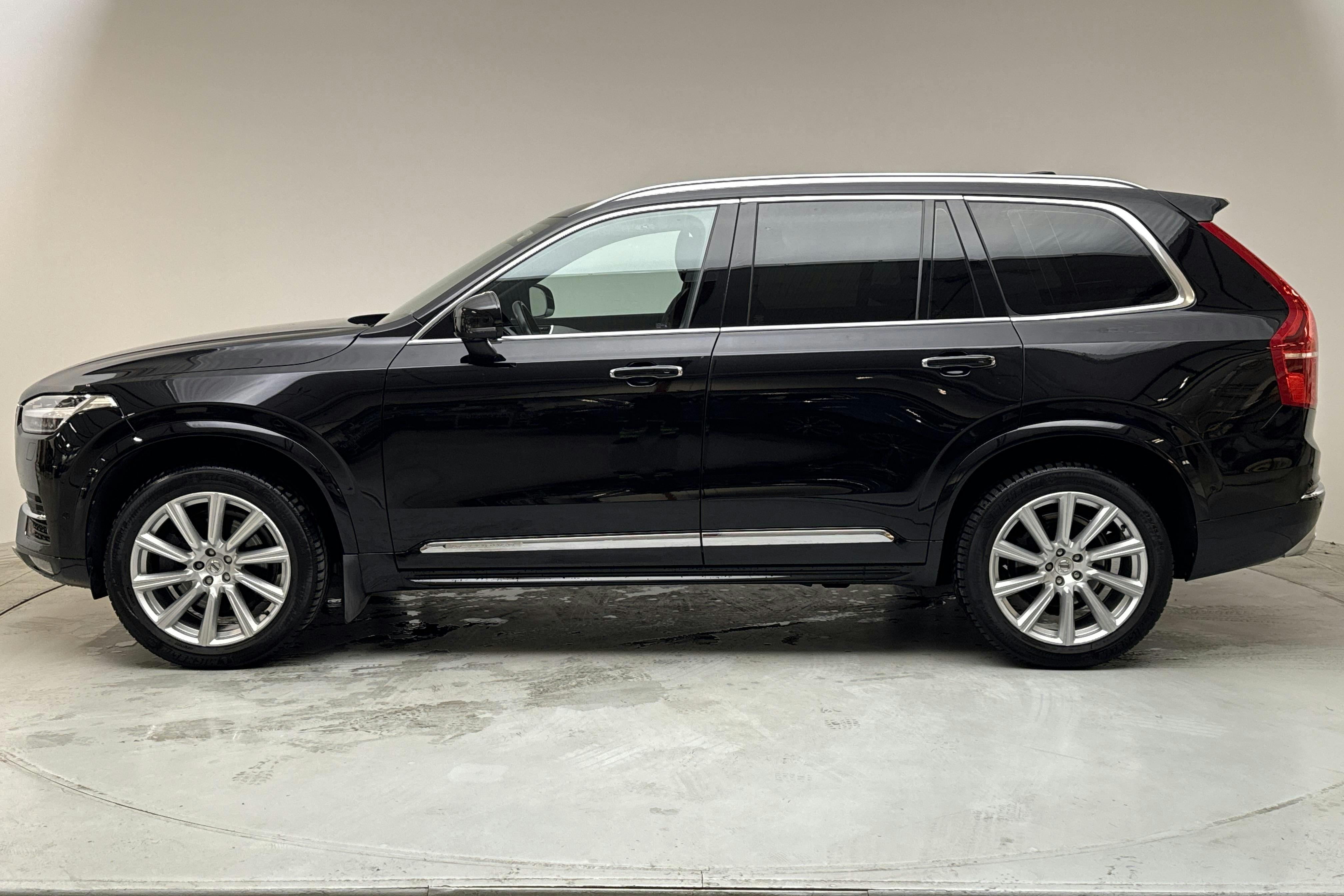 Volvo XC90 D5 AWD (235hk) - 6 331 mil - Automat - svart - 2017