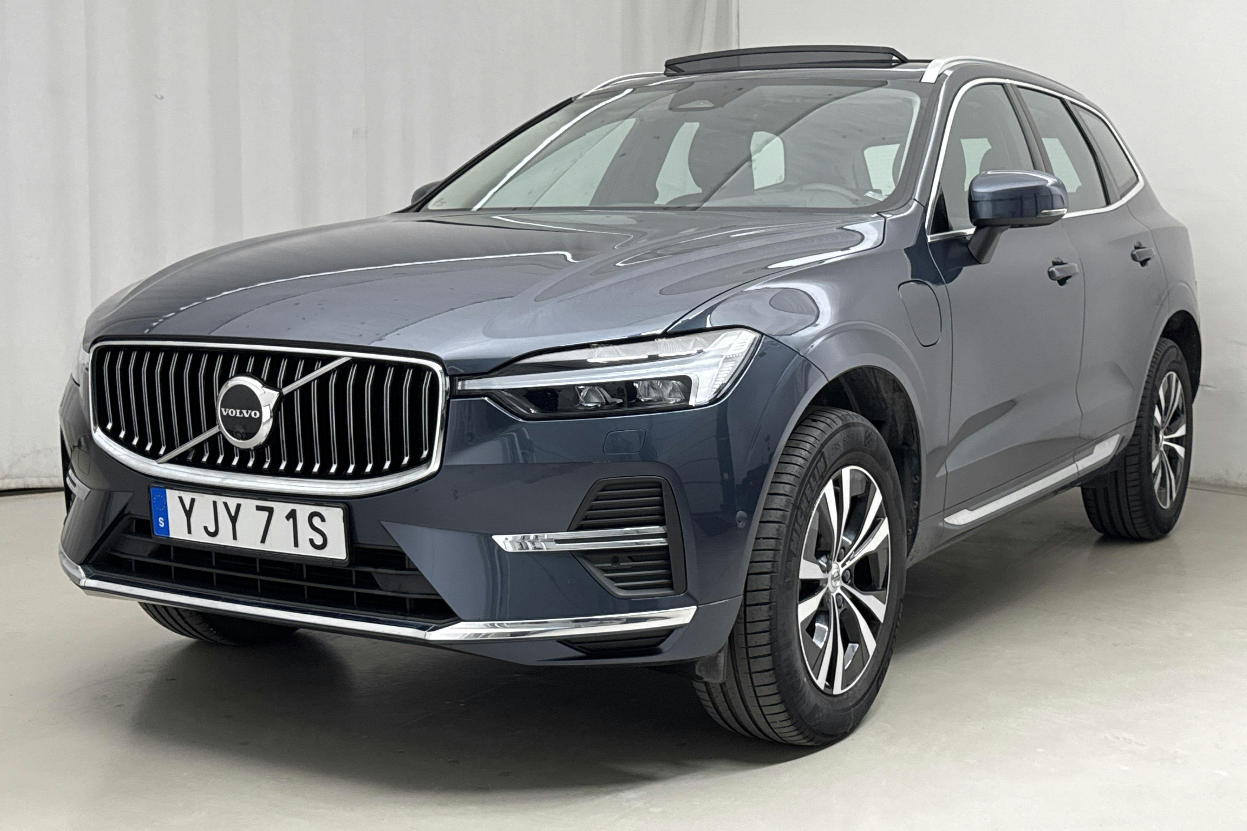 Volvo XC60 T6 AWD Recharge (350hk) - 32 460 km - Automatic - Dark Blue - 2022