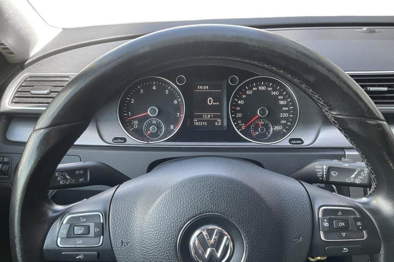 VW Passat 1.4 TSI EcoFuel Variant (150hk) - 18 221 mil - Manuell - svart - 2012