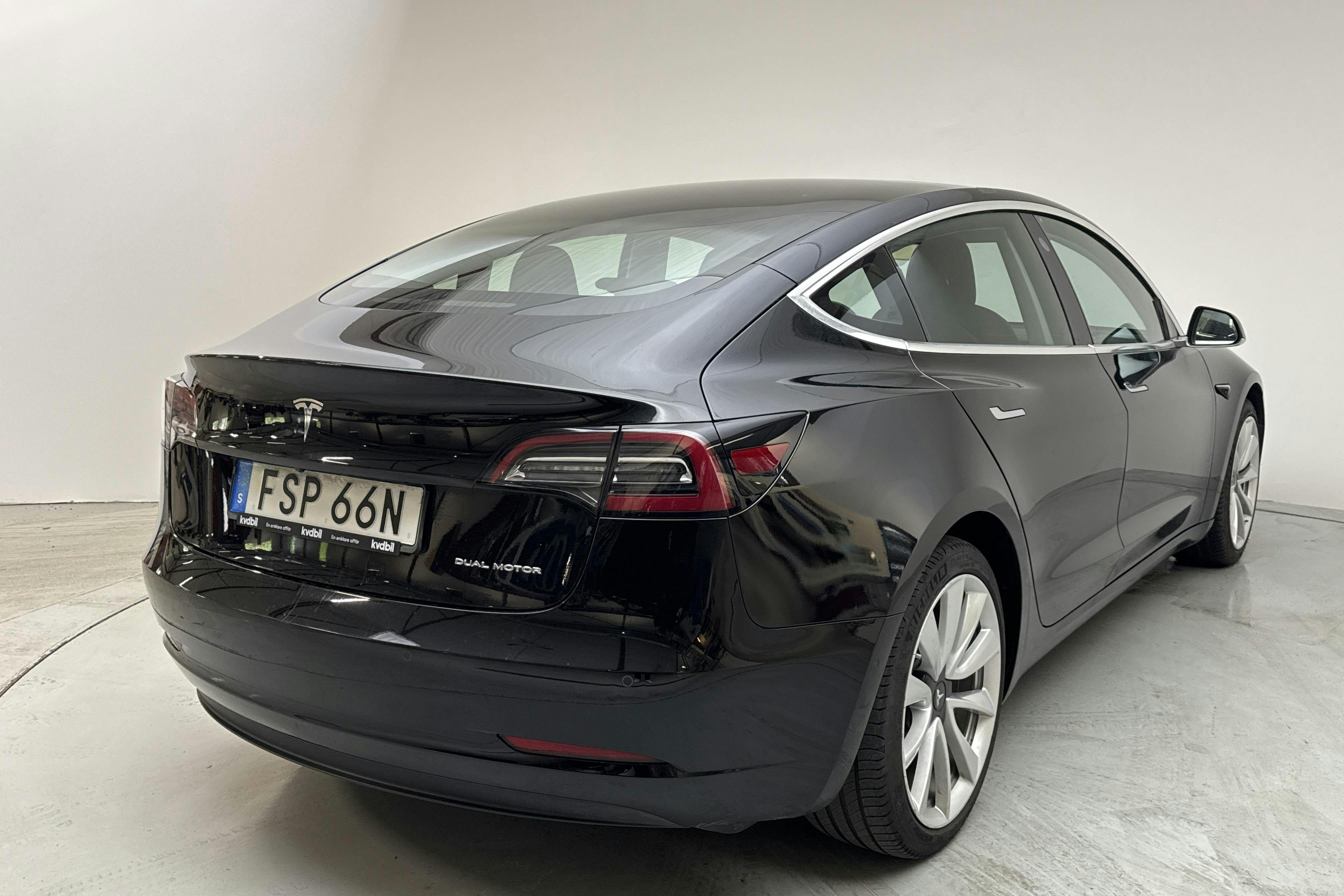 Tesla Model 3 Long Range Dual Motor AWD - 14 072 mil - Automat - svart - 2019