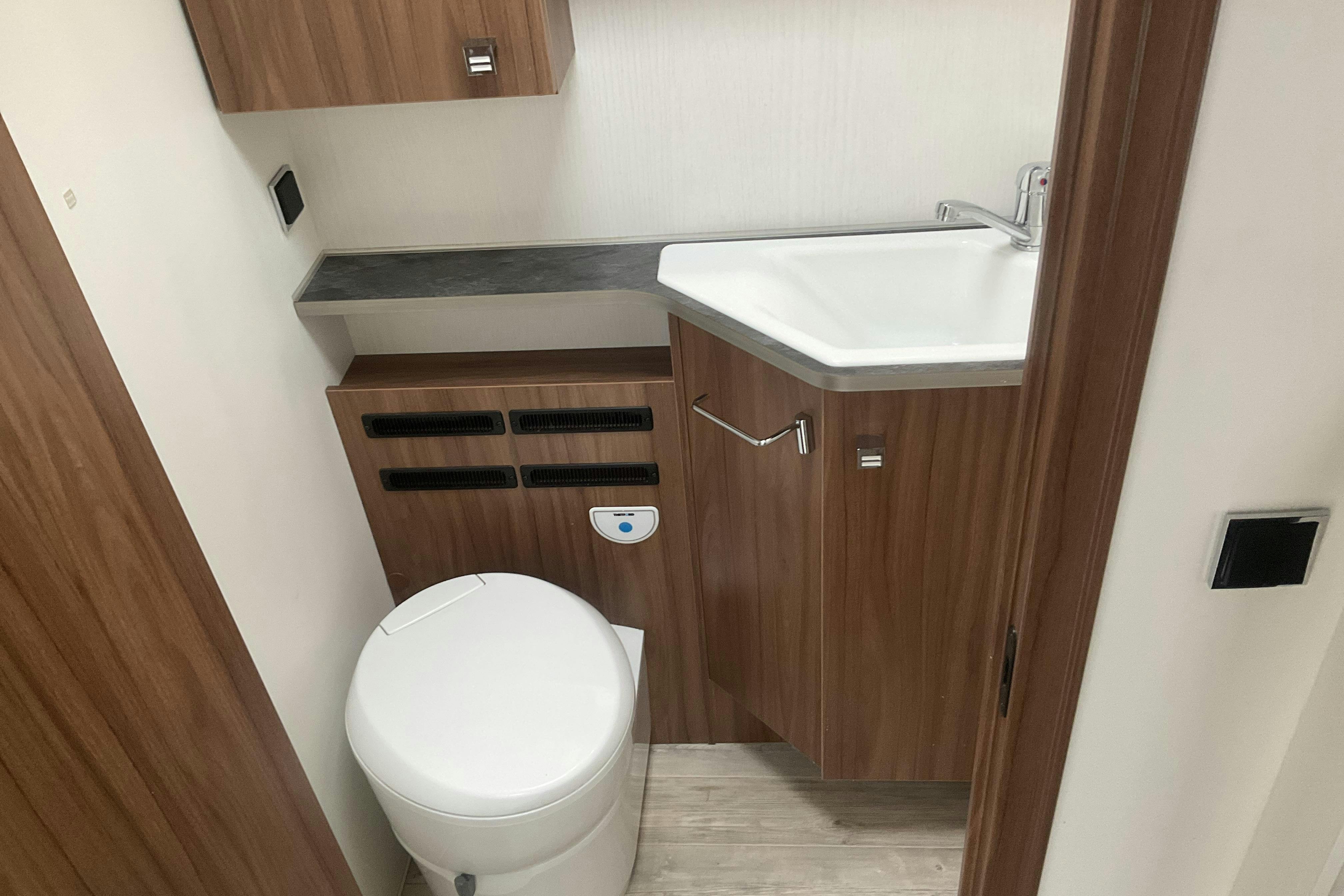 FIAT PiLOTE G740GJ Husbil - 2 040 mil - Automat - vit - 2019