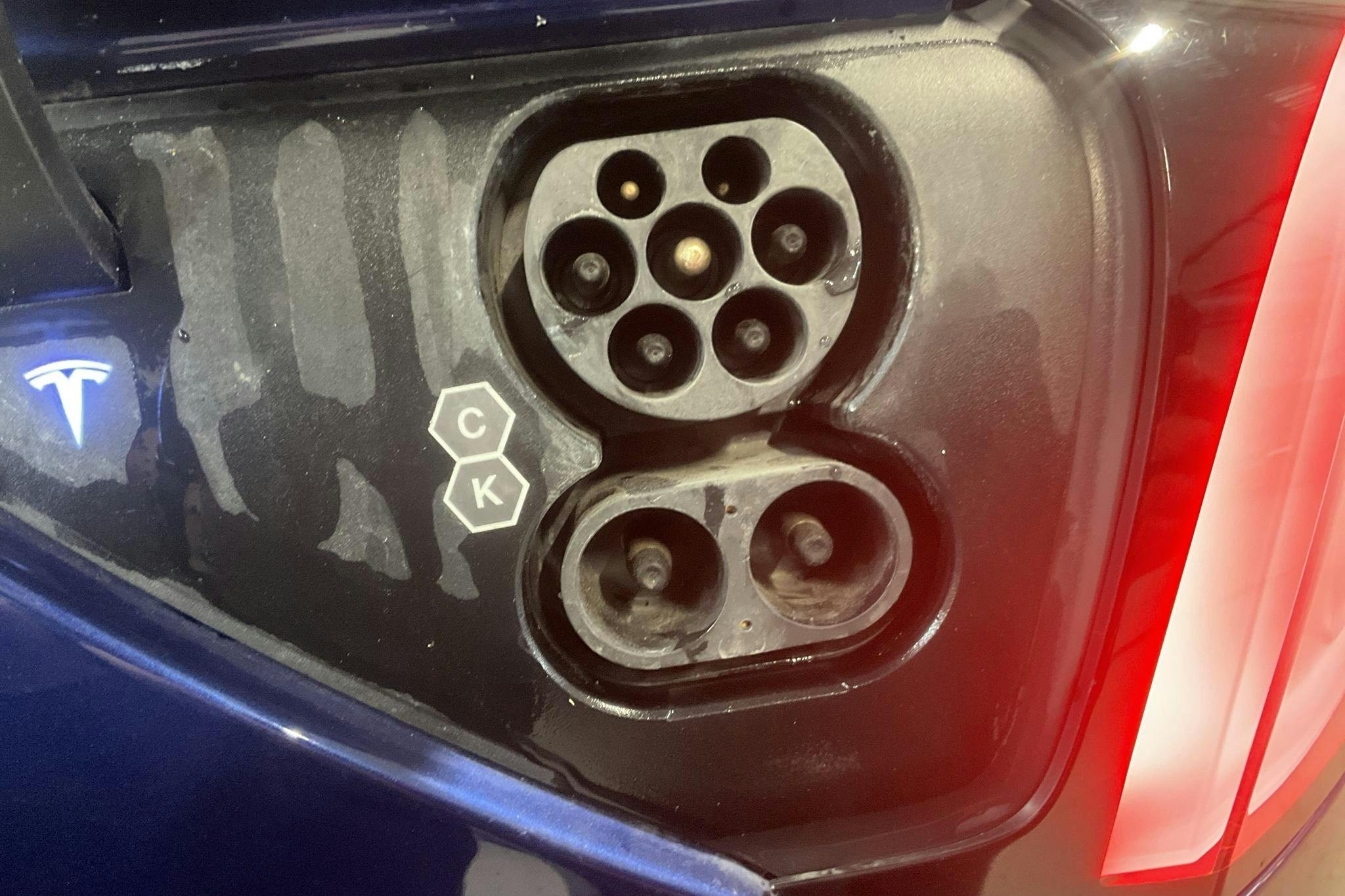 Tesla Model Y Standard Range RWD - 7 302 mil - Automat - blå - 2023
