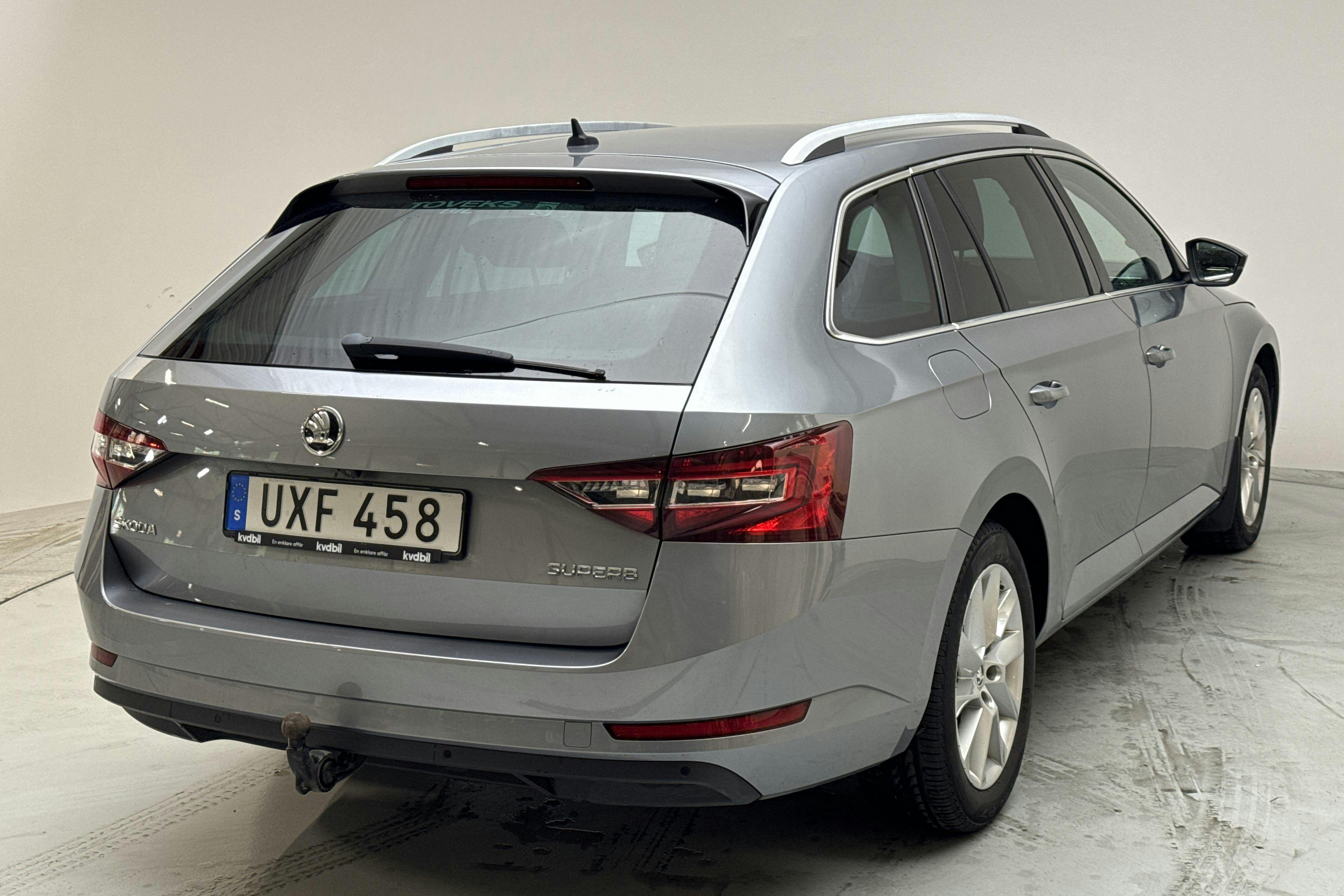 Skoda Superb 2.0 TDI Kombi (190hk) - 11 912 mil - Manuell - grå - 2016
