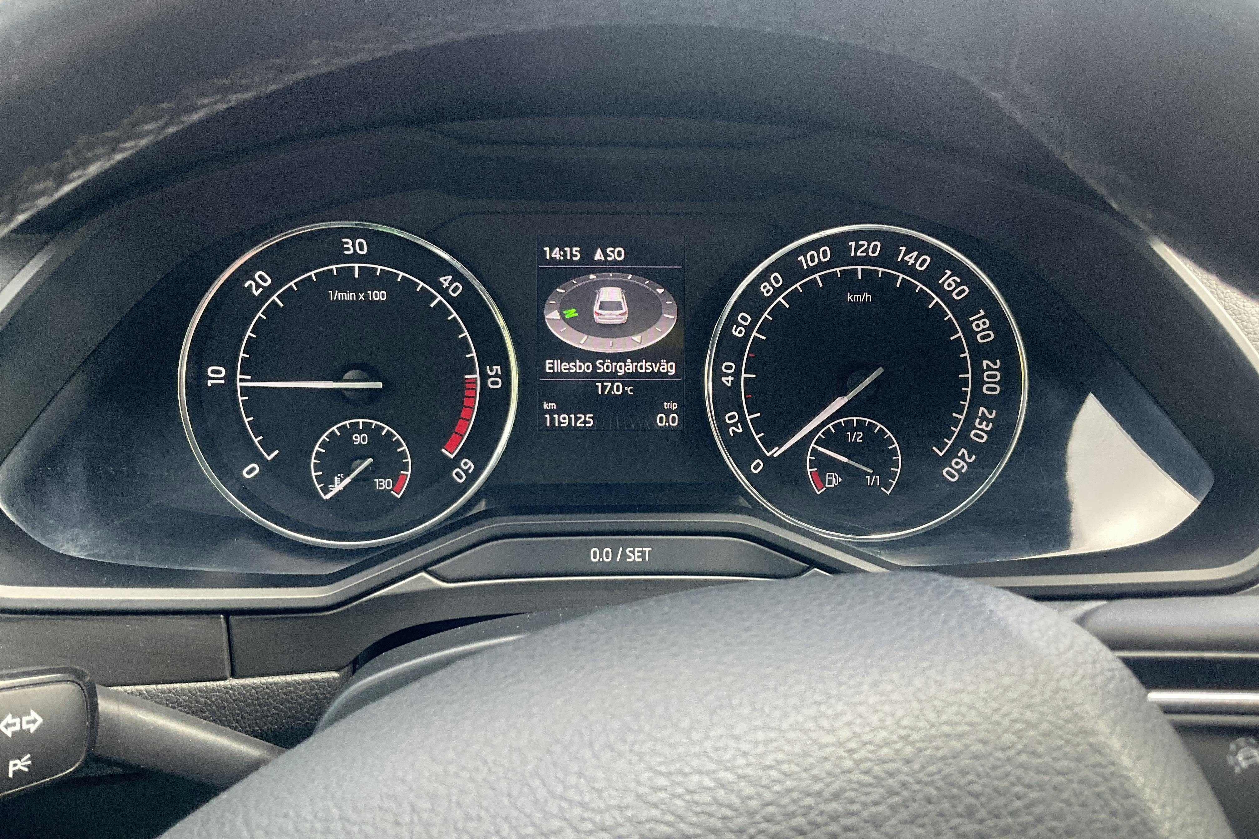 Skoda Superb 2.0 TDI Kombi (190hk) - 11 912 mil - Manuell - grå - 2016