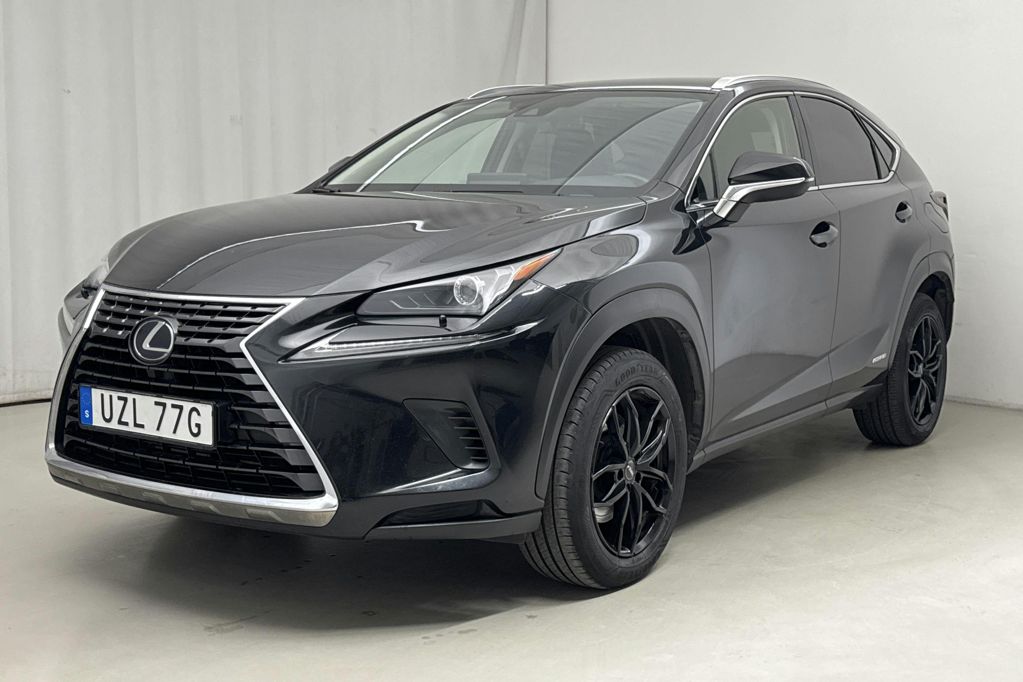 Lexus NX 300h AWD (197hk) - 21 005 mil - Automat - svart - 2020