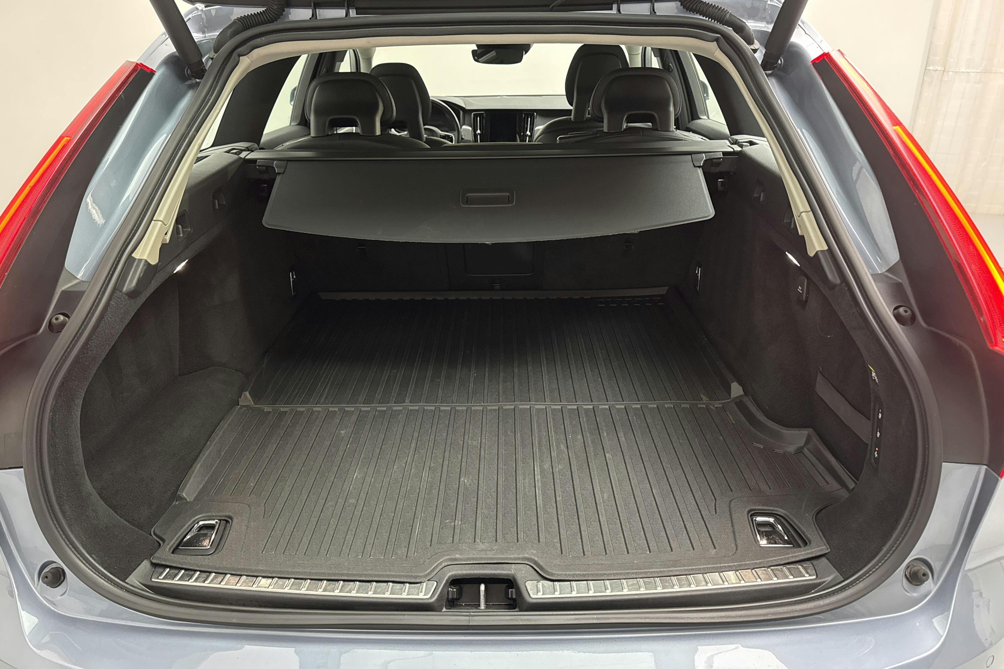 Volvo V90 D4 (190hk) - 12 082 mil - Automat - Light Blue - 2017