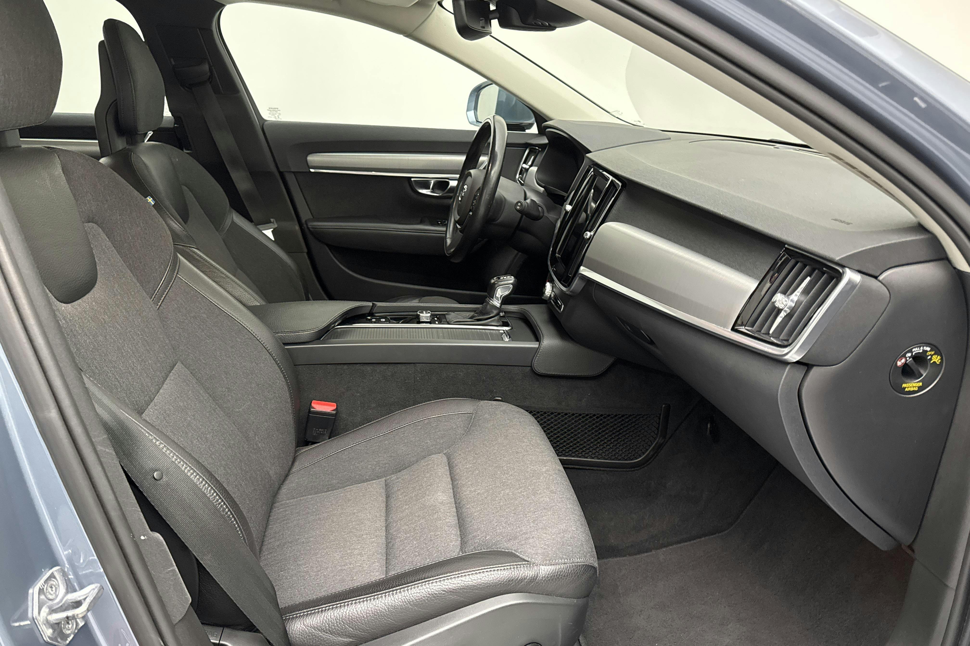 Volvo V90 D4 (190hk) - 12 082 mil - Automat - Light Blue - 2017