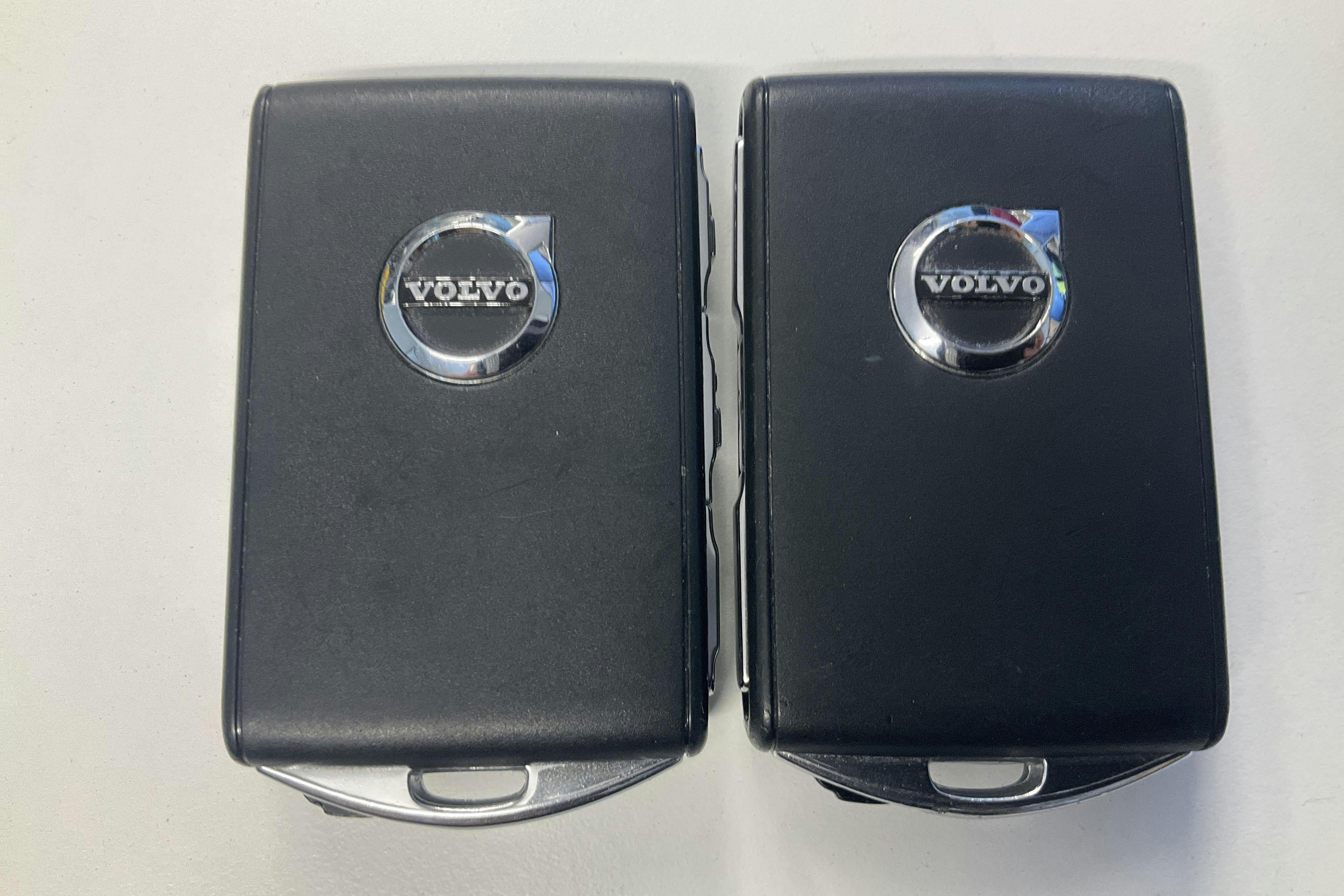 Volvo V60 T6 AWD Twin Engine (340hk) - 9 500 mil - Automat - vit - 2020