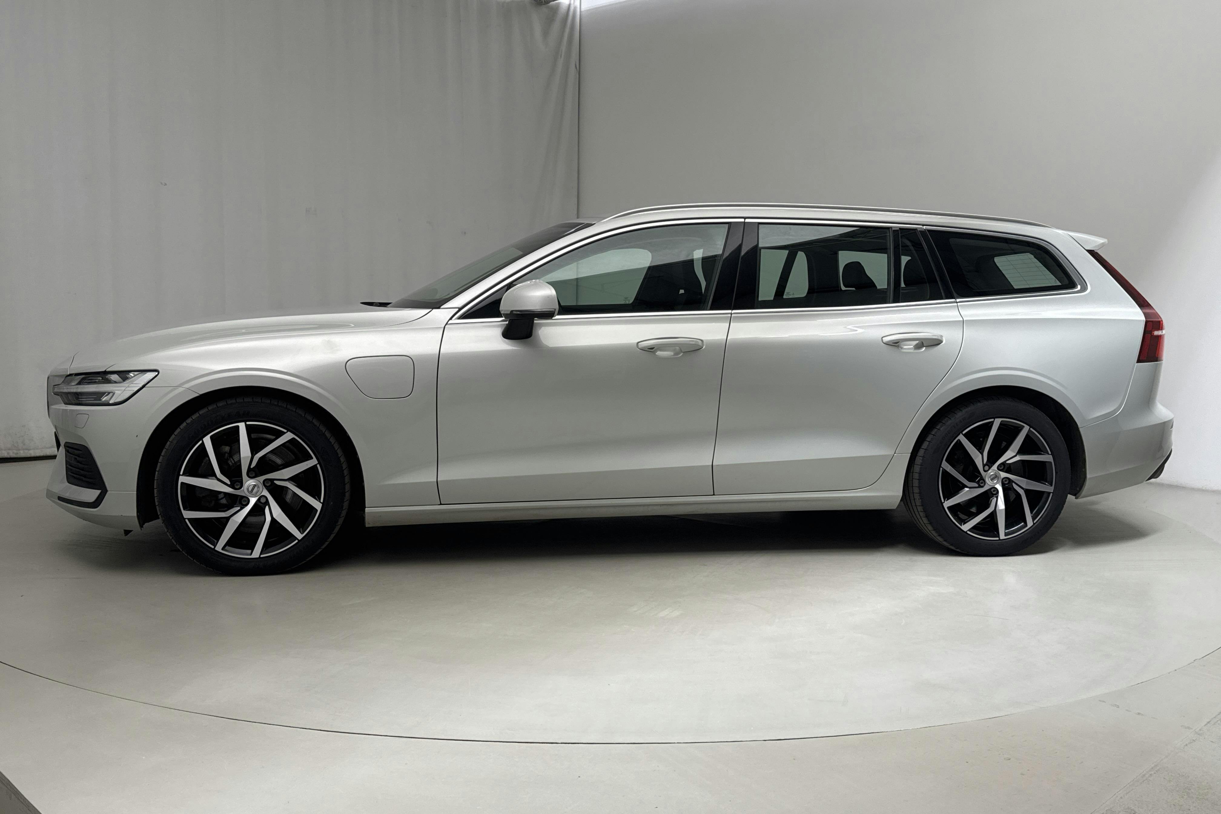 Volvo V60 T6 AWD Twin Engine (340hk) - 9 500 mil - Automat - vit - 2020