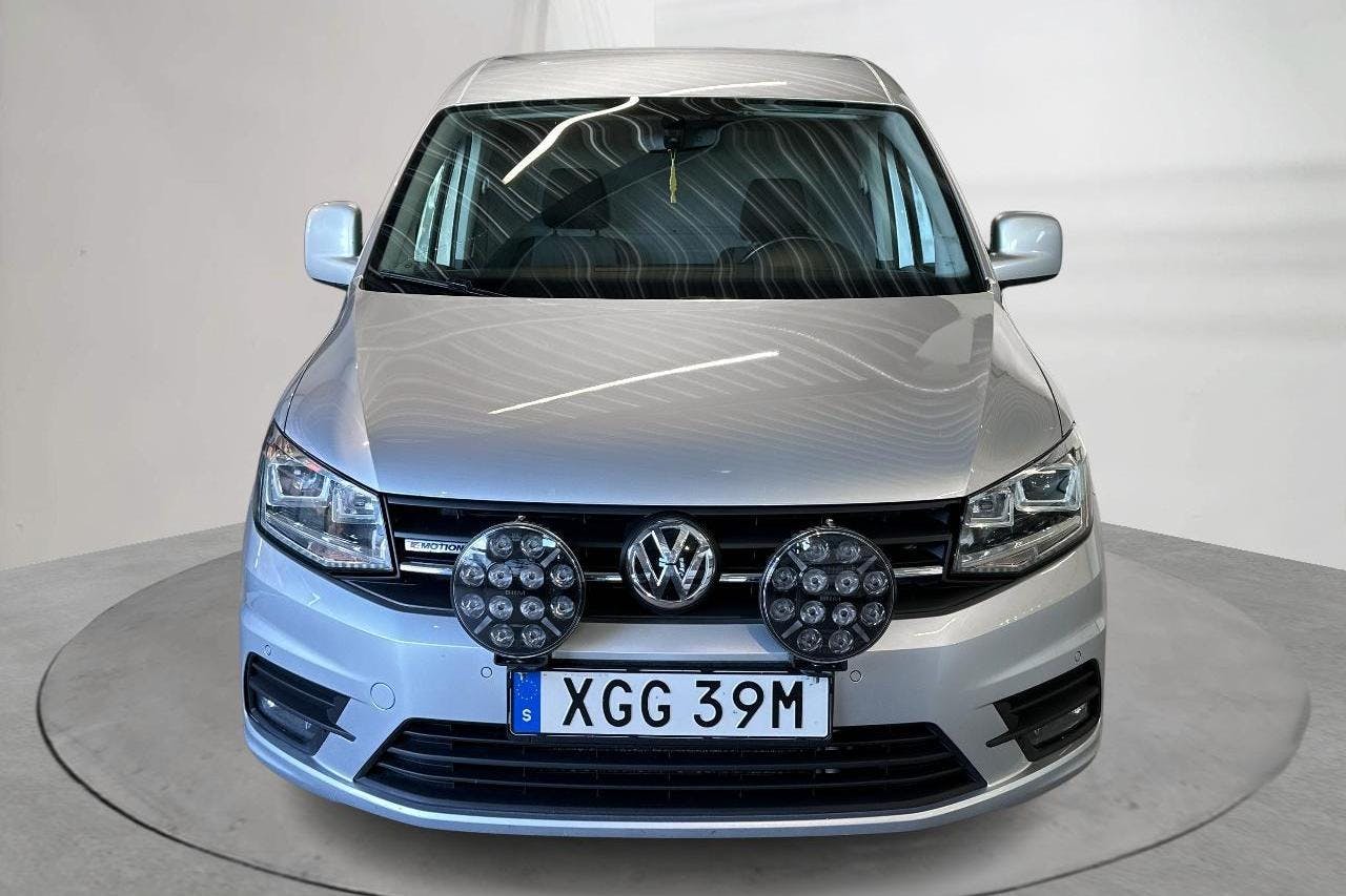 VW Caddy 2.0 TDI Skåp 4MOTION (150hk) - 10 198 mil - Automat - silver - 2020