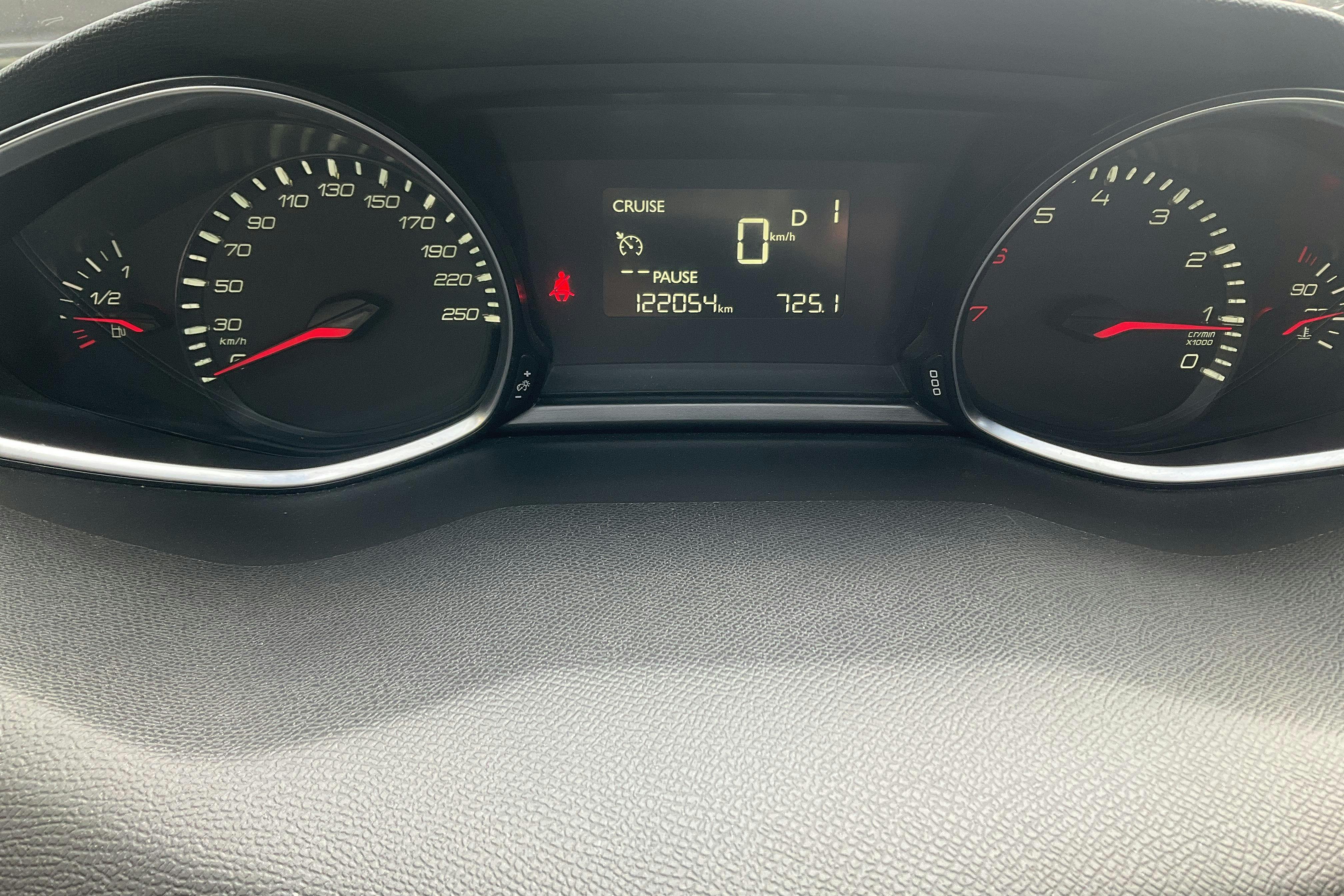 Peugeot 308 PureTech 5dr (130hk) - 12 205 mil - Automat - svart - 2015
