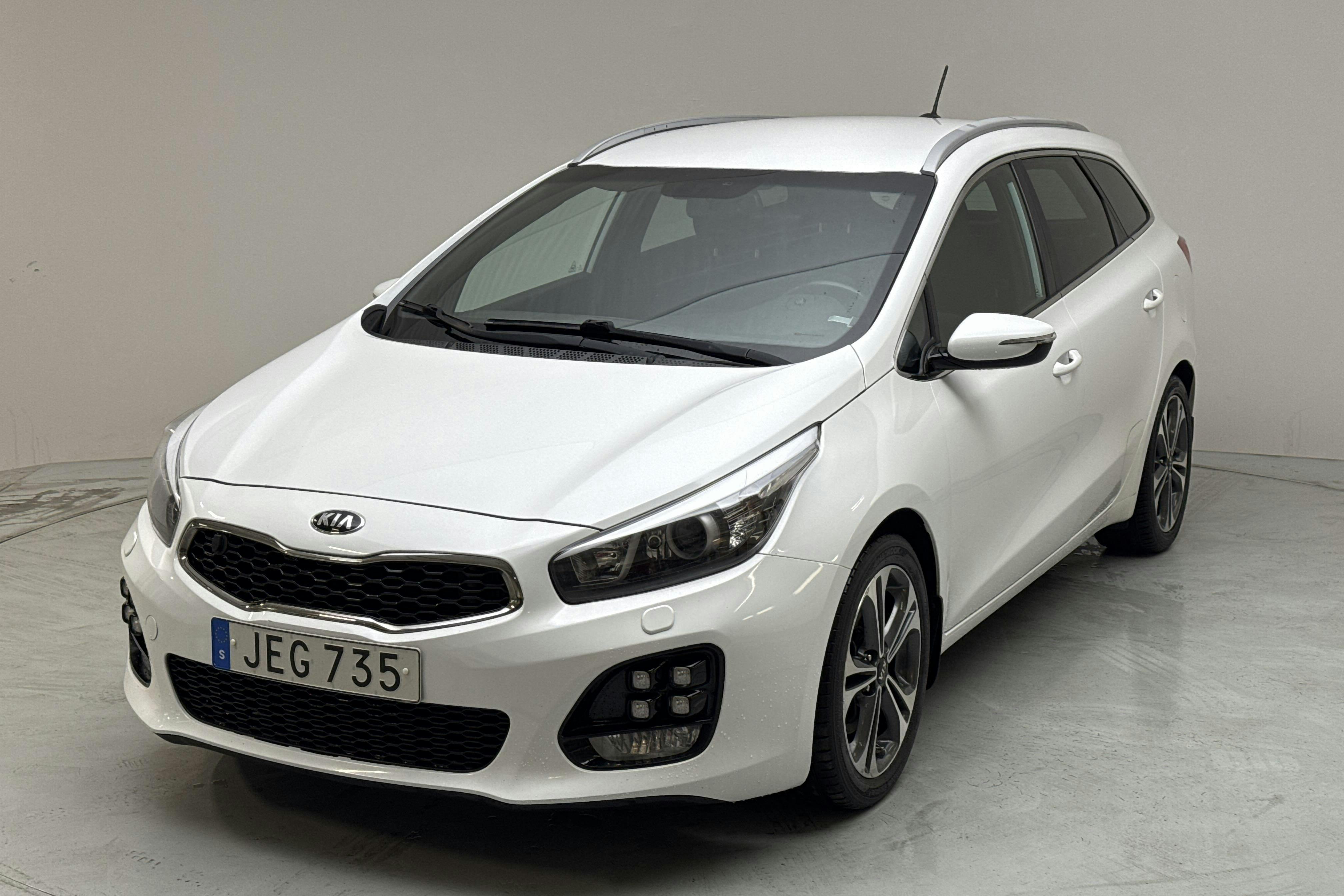 KIA Cee'd 1.6 CRDi SW (136hk) - 15 229 mil - Manuell - vit - 2016
