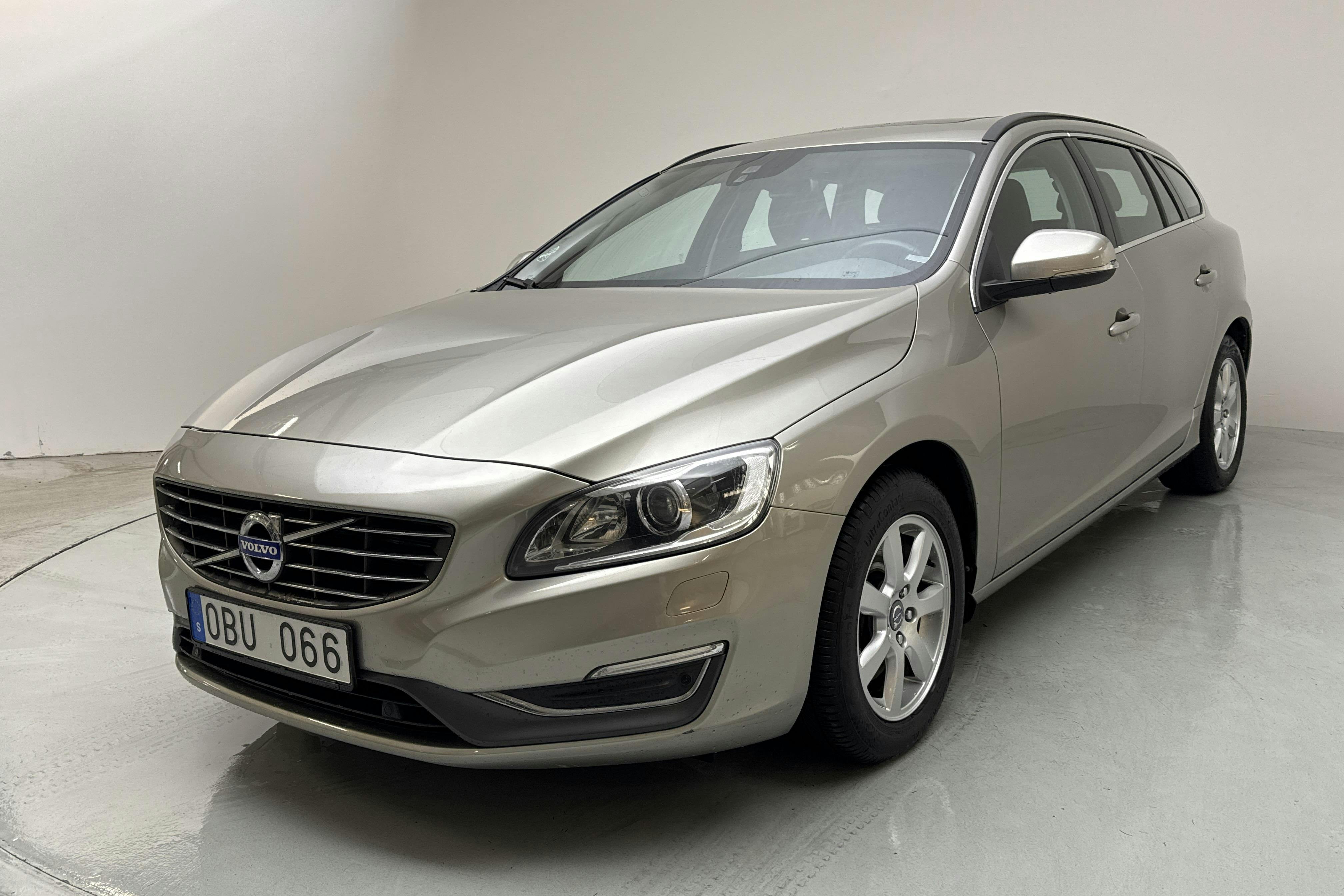 Volvo V60 D3 (136hk) - 20 060 mil - Manuell - Light Brown - 2014