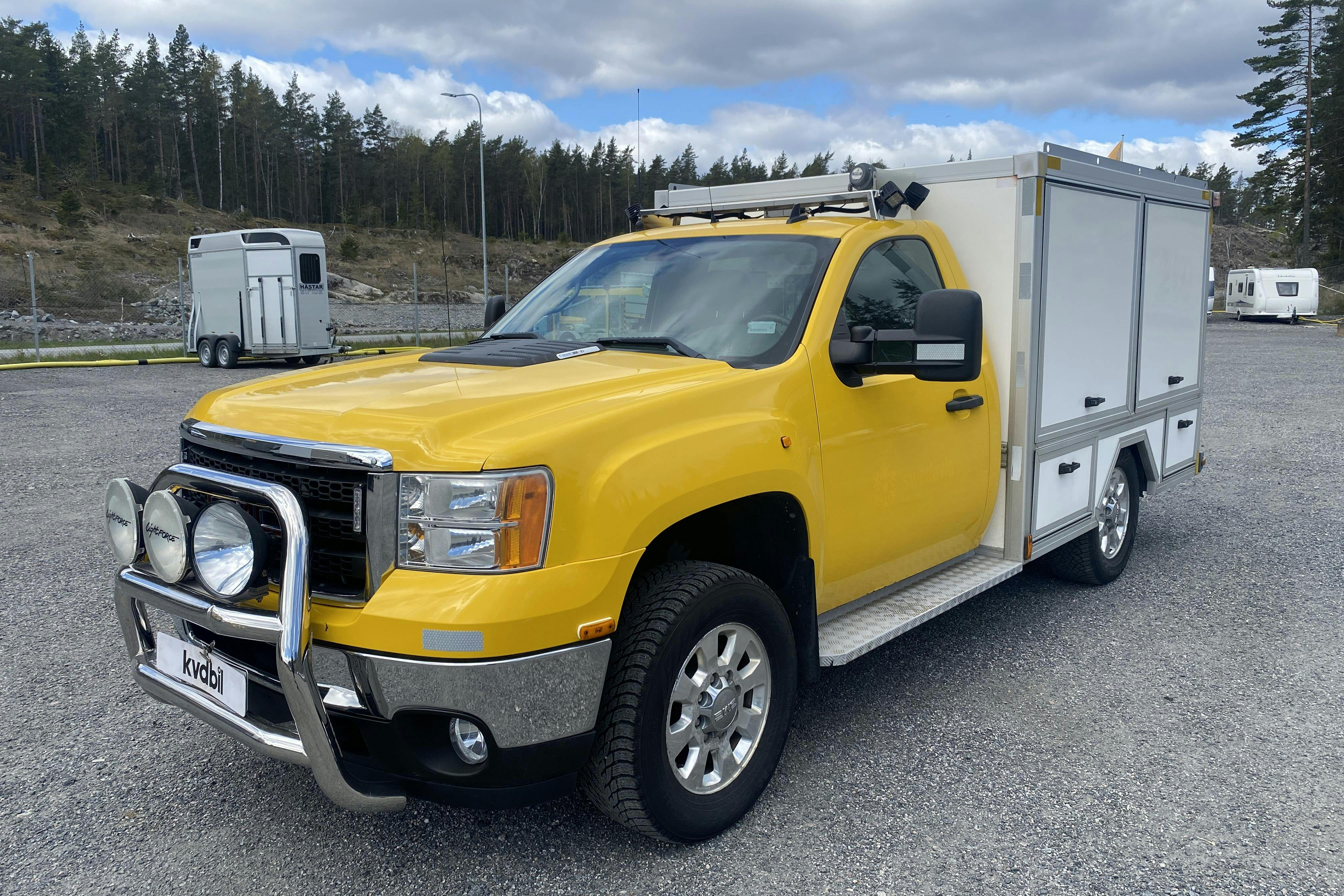 GMC SIERRA 3500 - 113 758 km - Automaatne - kollane - 2011