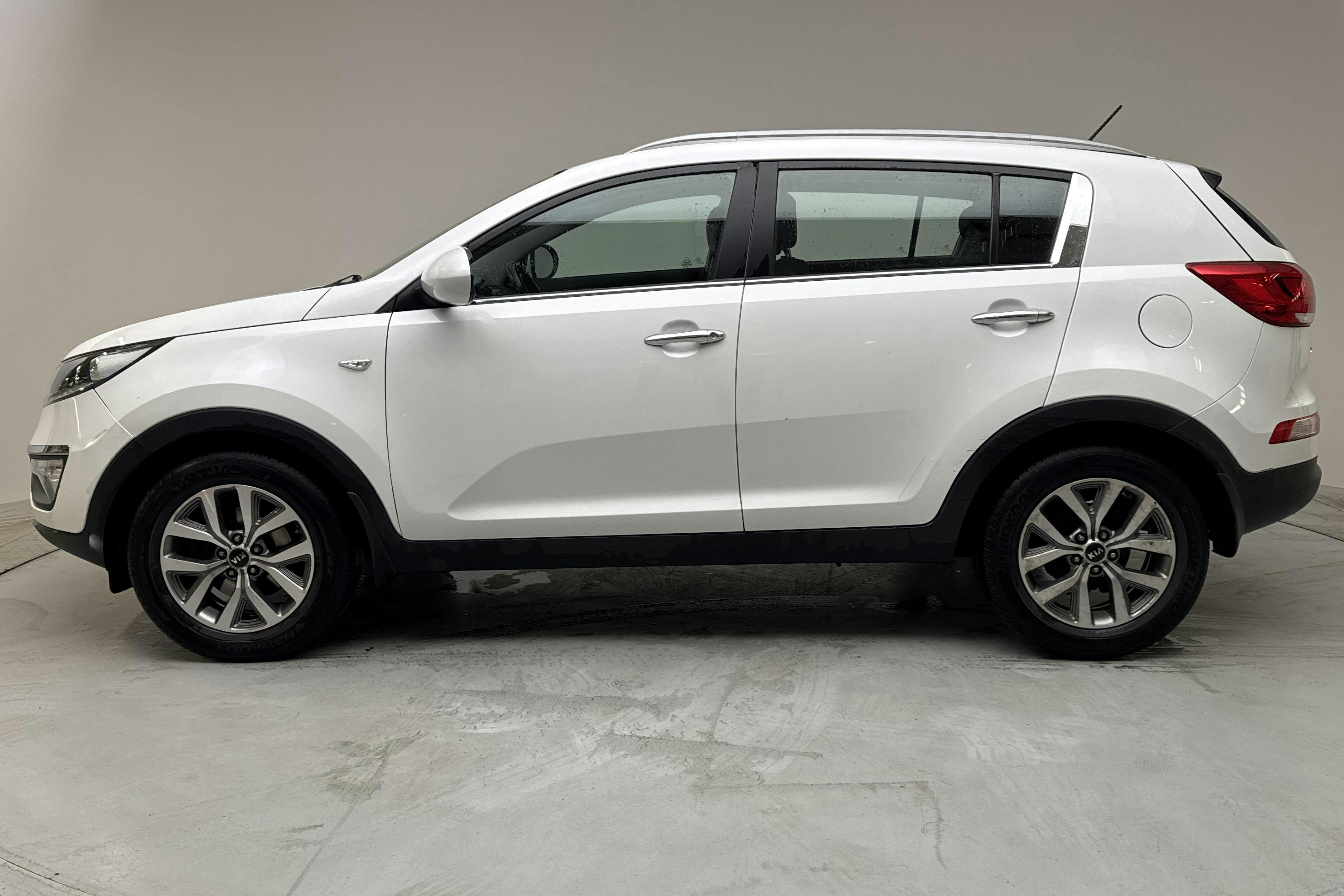 KIA Sportage 1.7 CRDi 2WD (115hk) - 22 007 mil - Manuell - vit - 2015