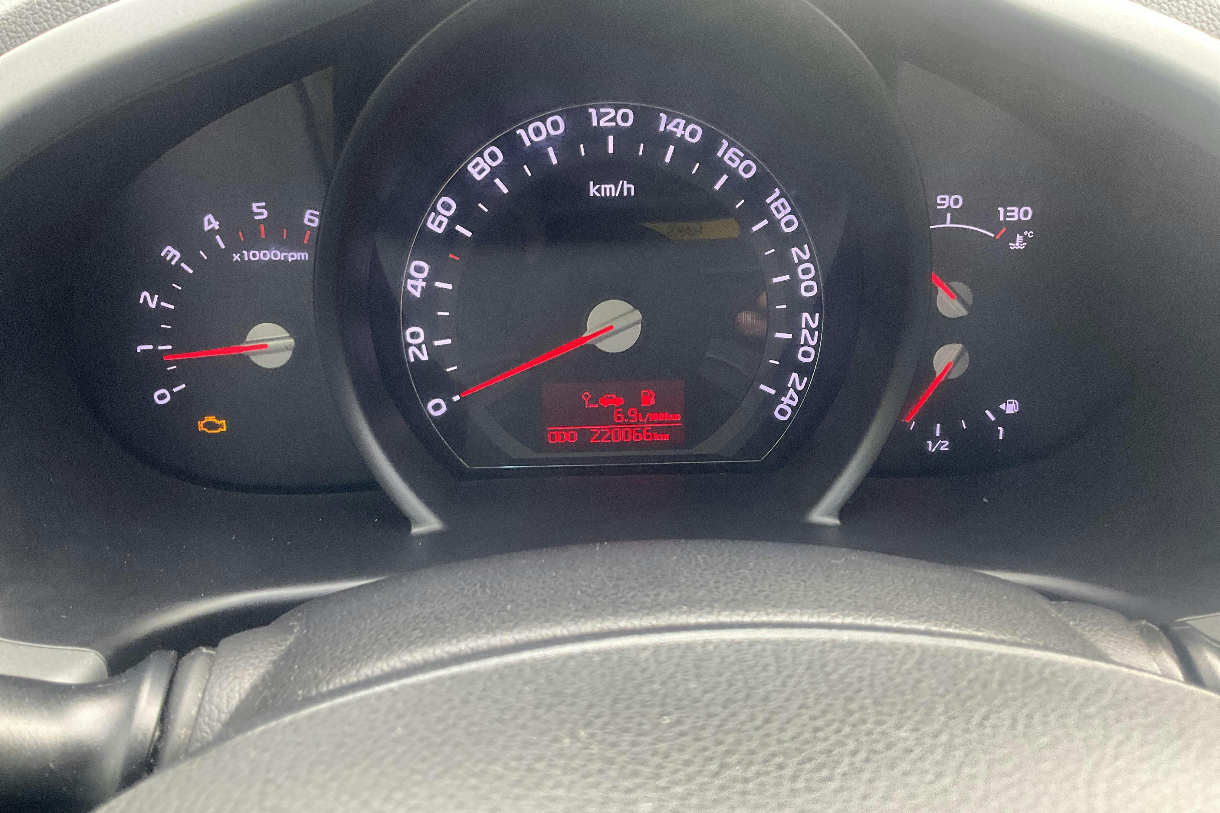 KIA Sportage 1.7 CRDi 2WD (115hk) - 22 007 mil - Manuell - vit - 2015