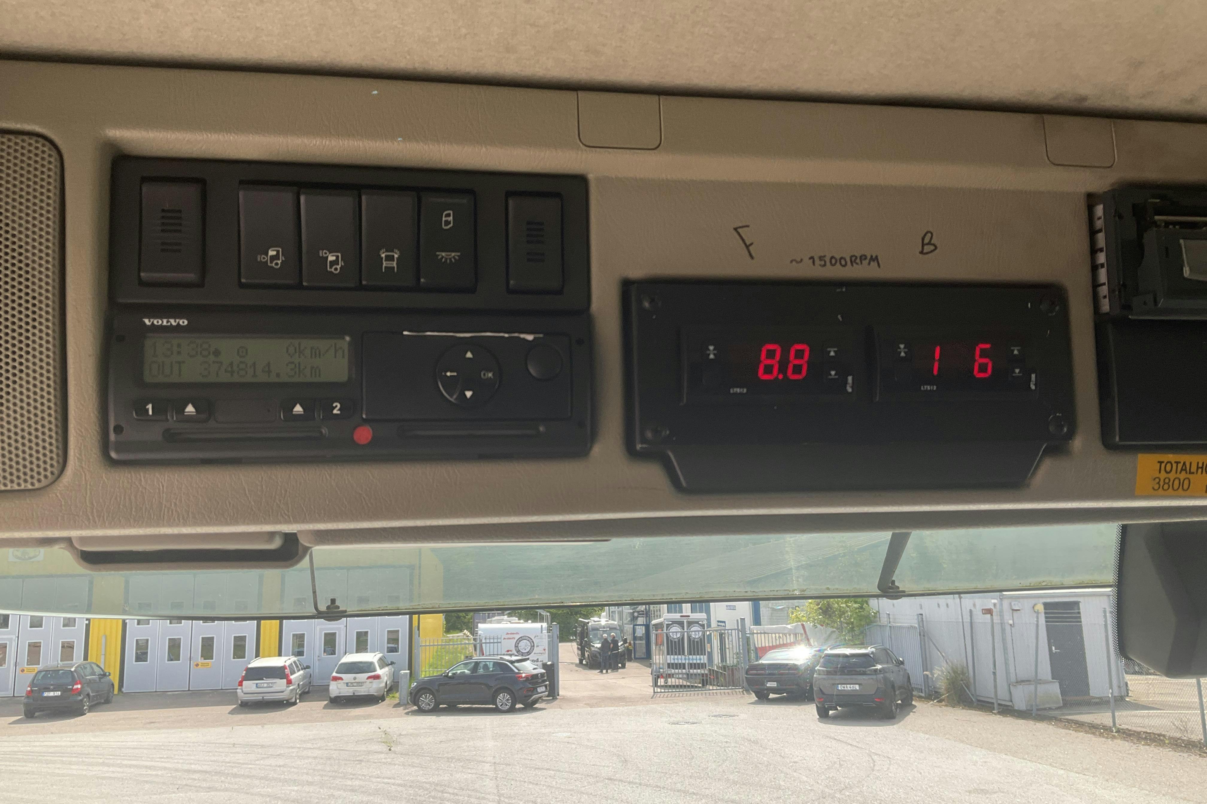 VOLVO FM410 - 374 811 km - Automat - vit - 2015