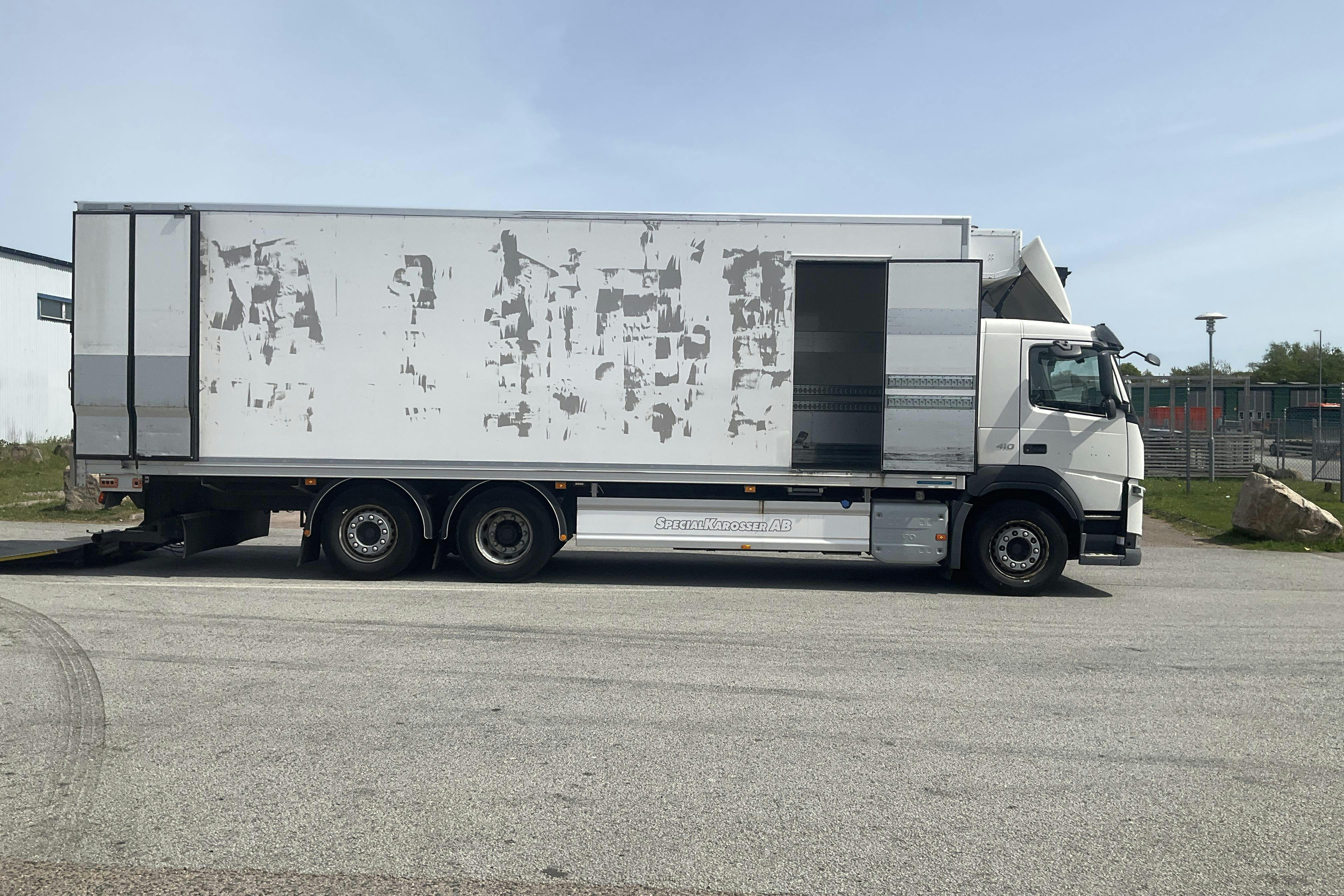 VOLVO FM410 - 374 811 km - Automat - vit - 2015
