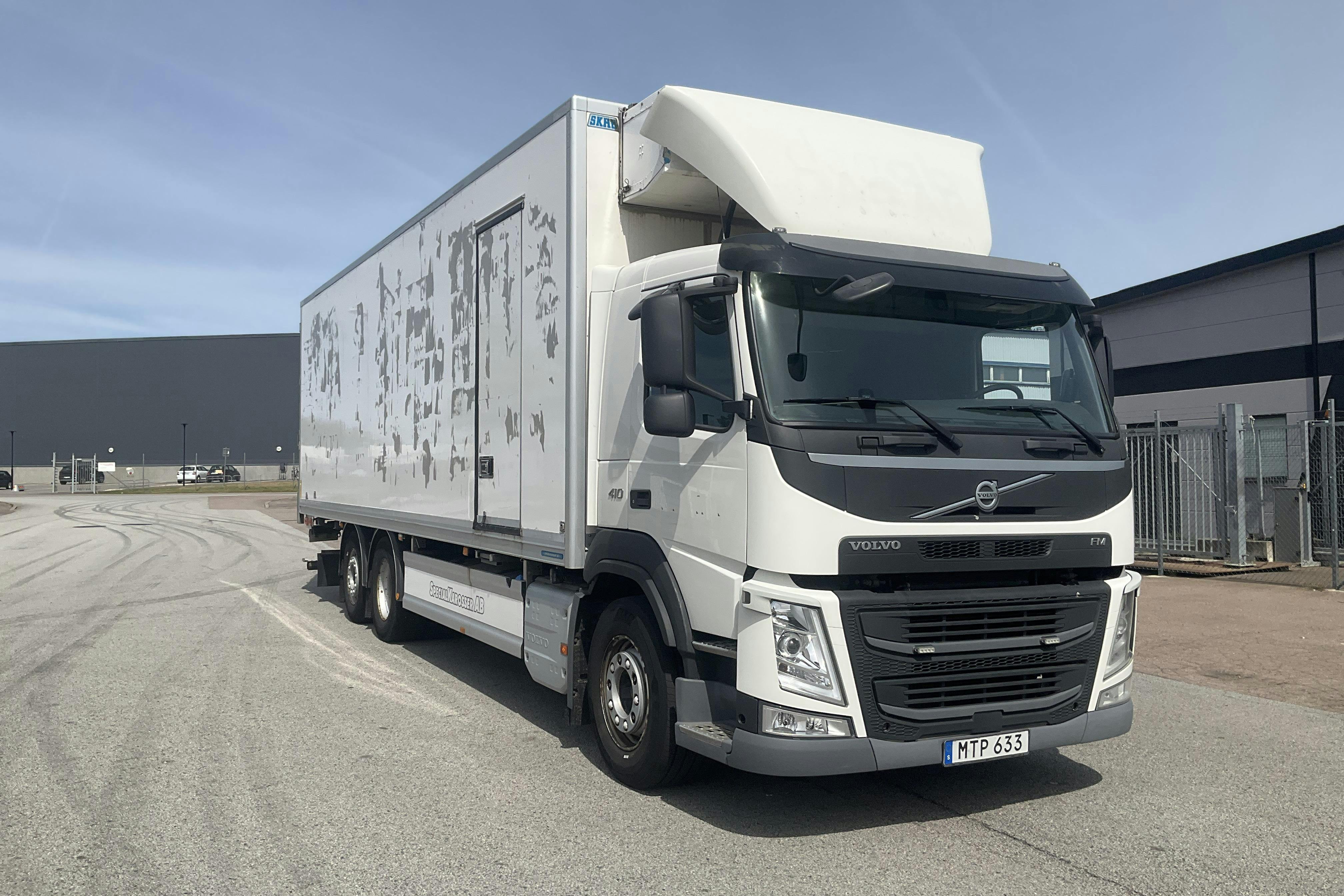 VOLVO FM410 - 374 811 km - Automat - vit - 2015