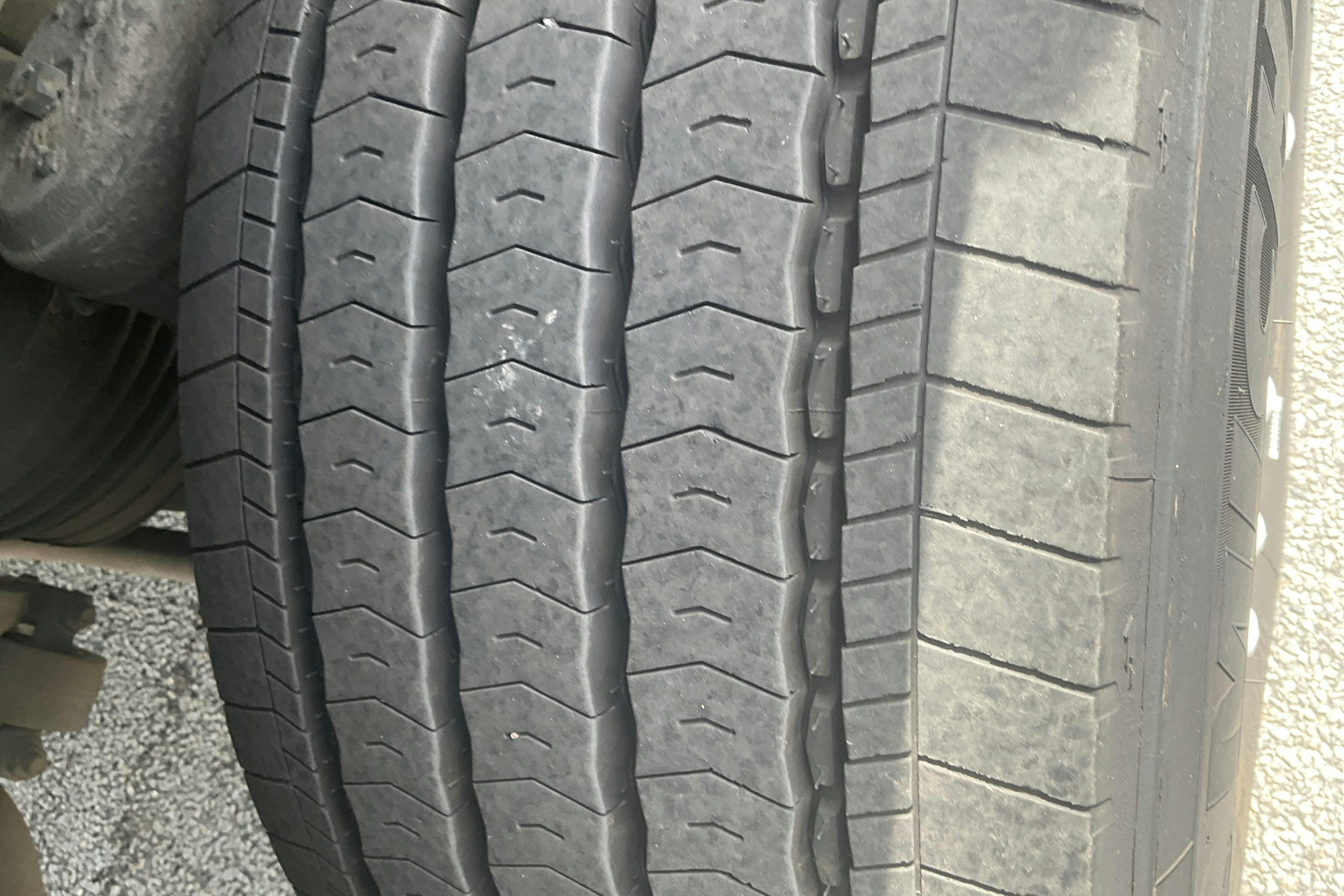 VOLVO FM410 - 374 811 km - Automat - vit - 2015