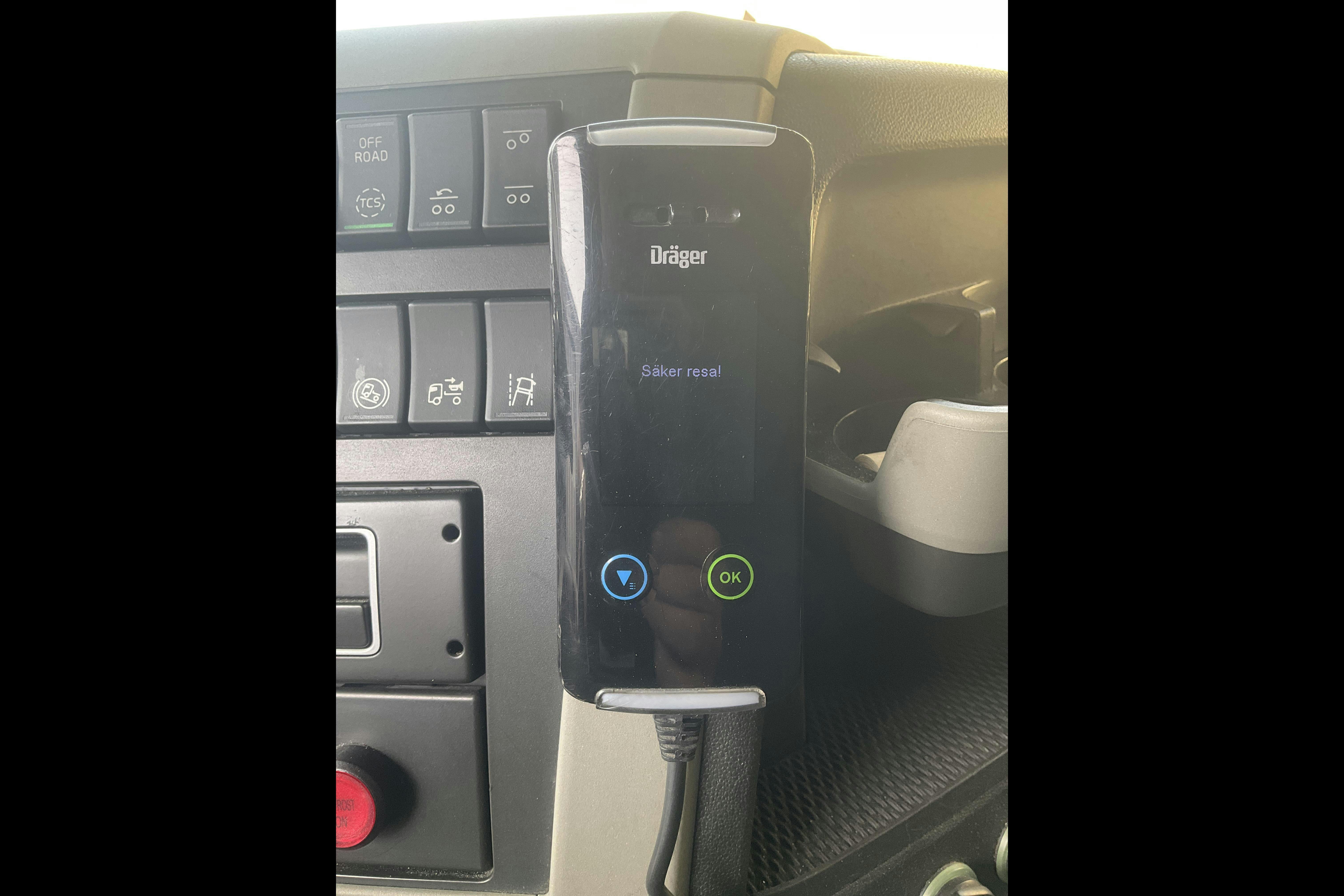 VOLVO FM410 - 374 811 km - Automat - vit - 2015