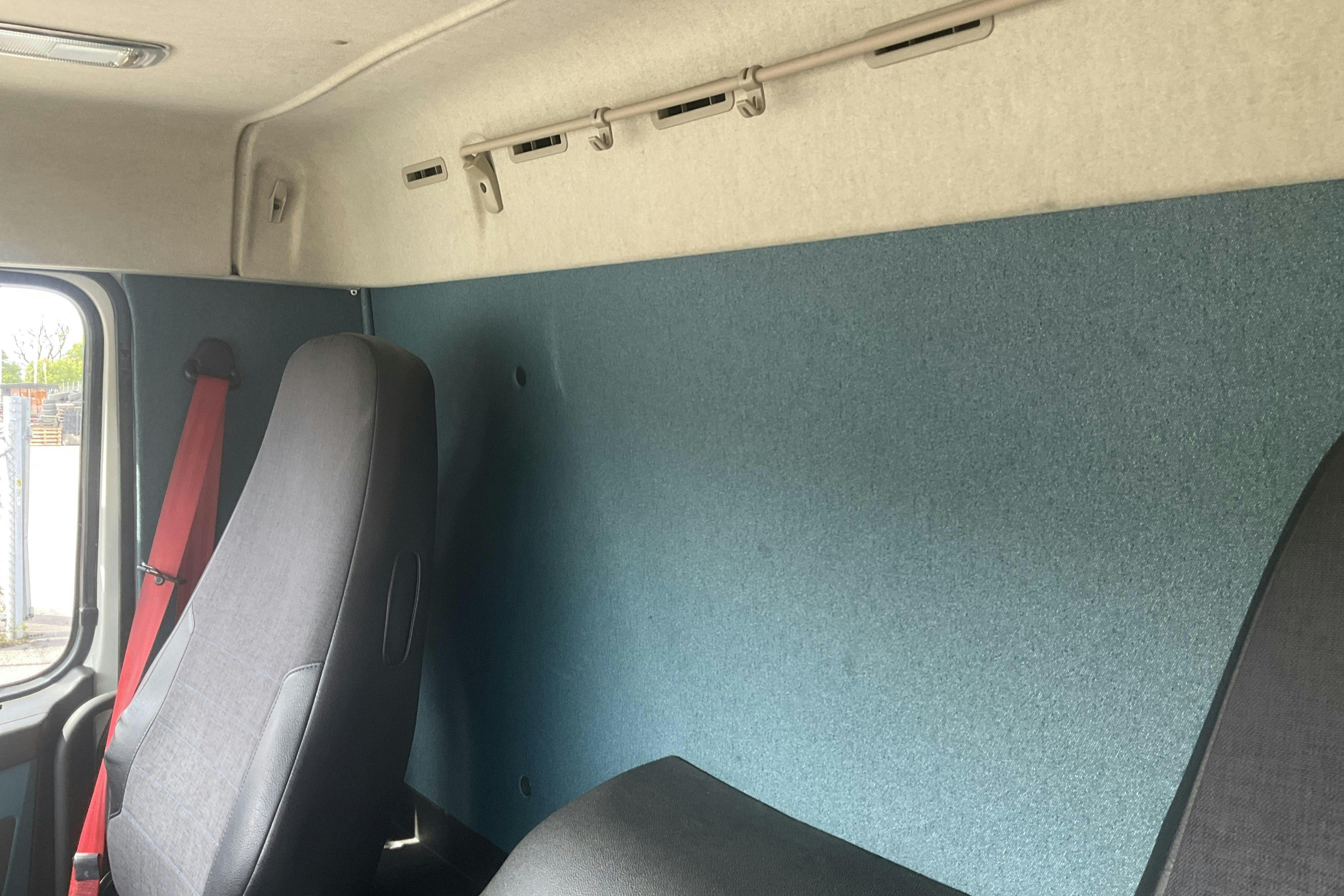 VOLVO FM410 - 374 811 km - Automat - vit - 2015