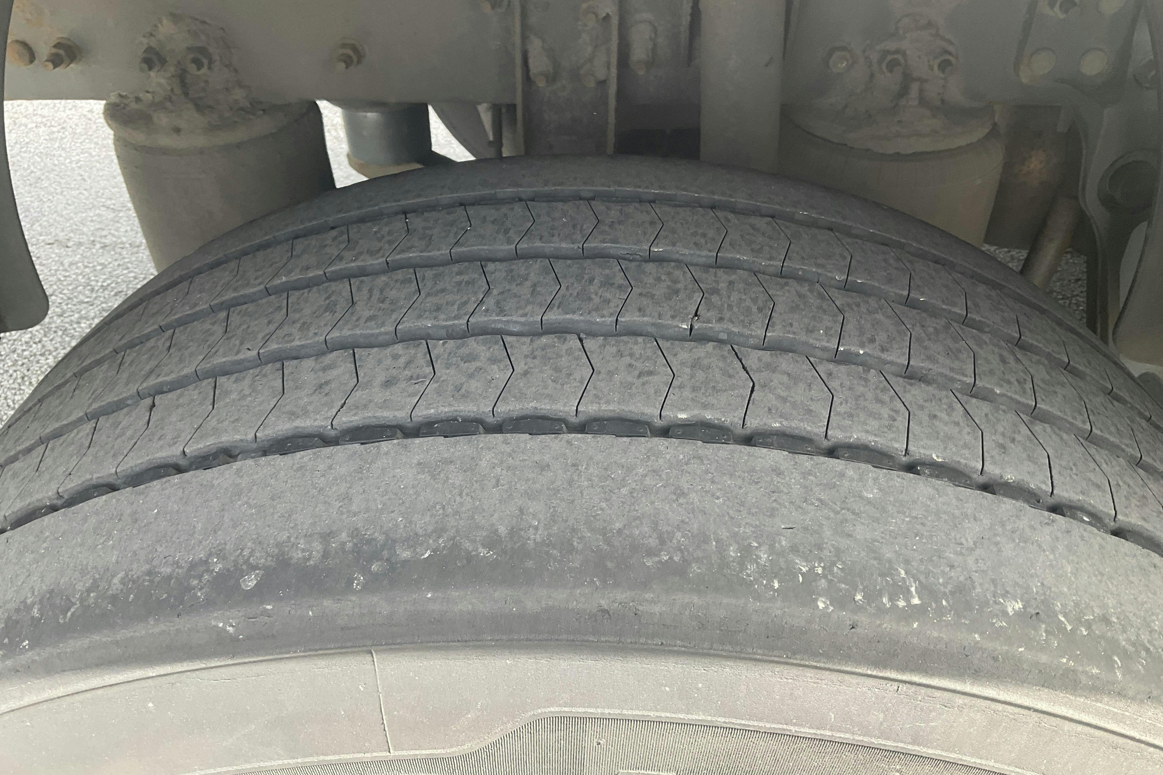 VOLVO FM410 - 374 811 km - Automat - vit - 2015