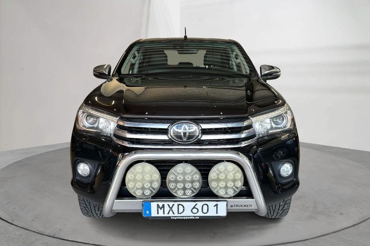 Toyota Hilux 2.4 D 4WD (150hk) - 19 984 mil - Automat - svart - 2018