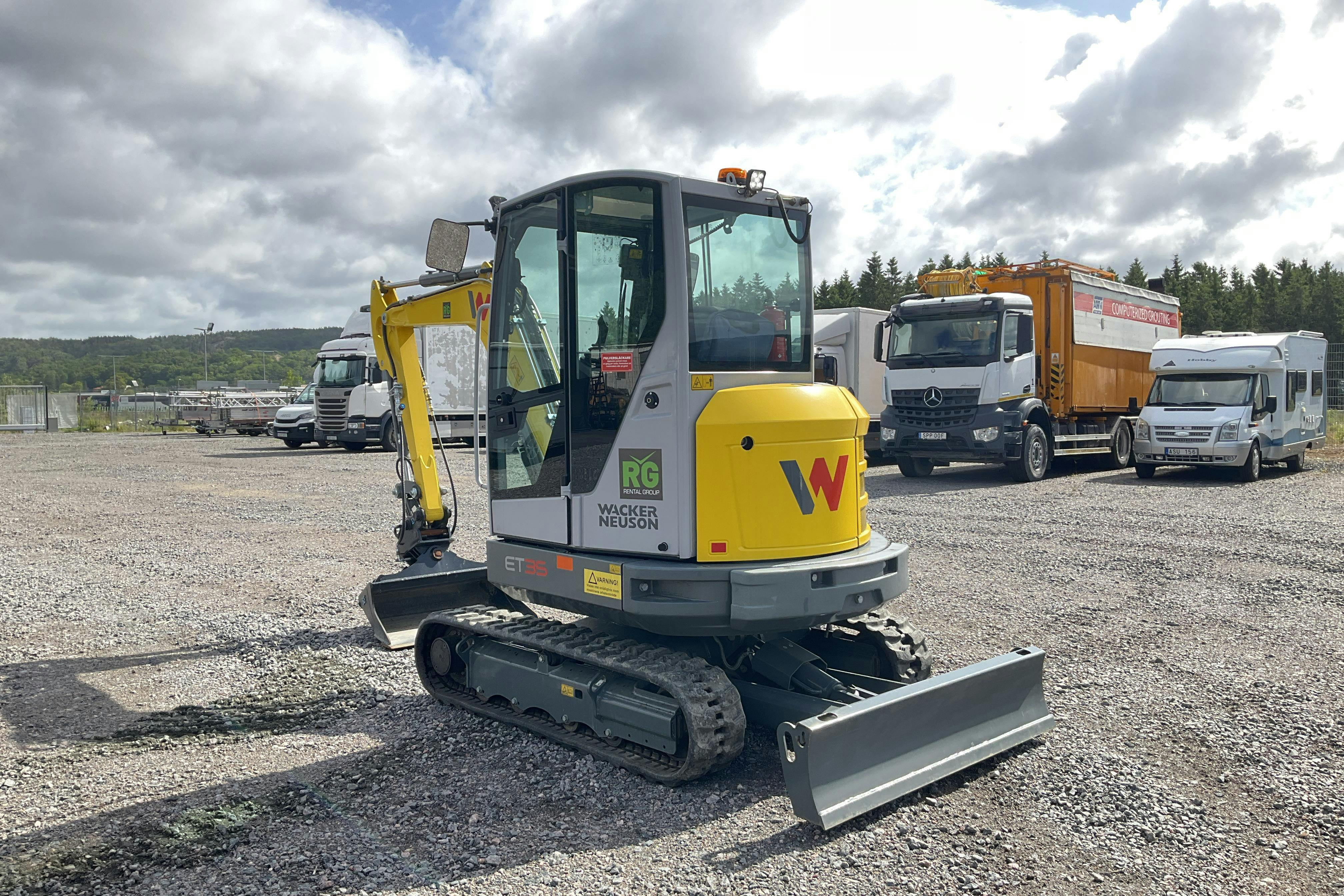Wacker Neuson ET35, Minigrävare utr: Hydralisk planskopa och 2 skopor SN WNCE1601J00001238  2023 -  - 2023
