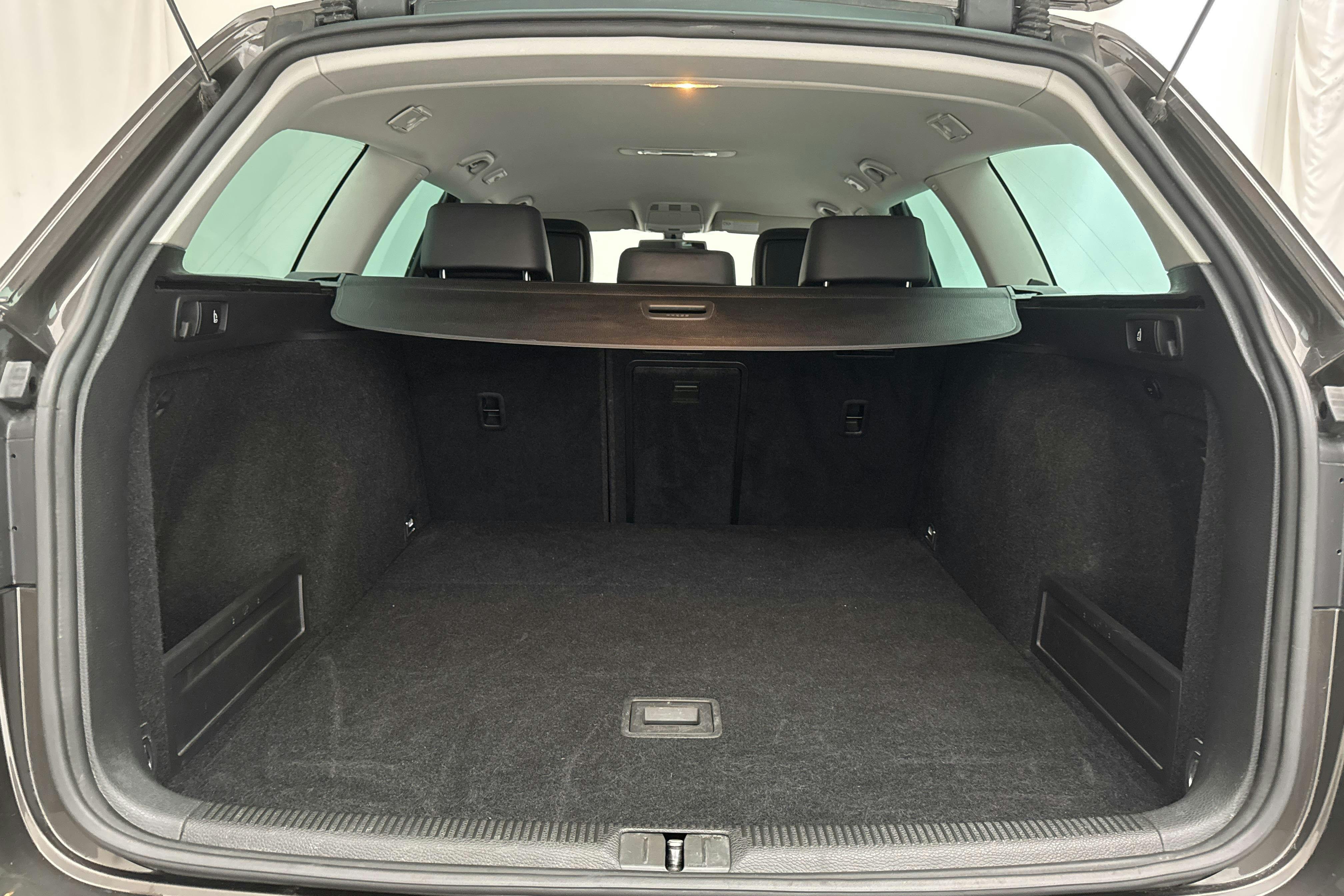 VW Passat 2.0 TFSI Variant (211hk) - 15 365 mil - Automat - Dark Brown - 2013
