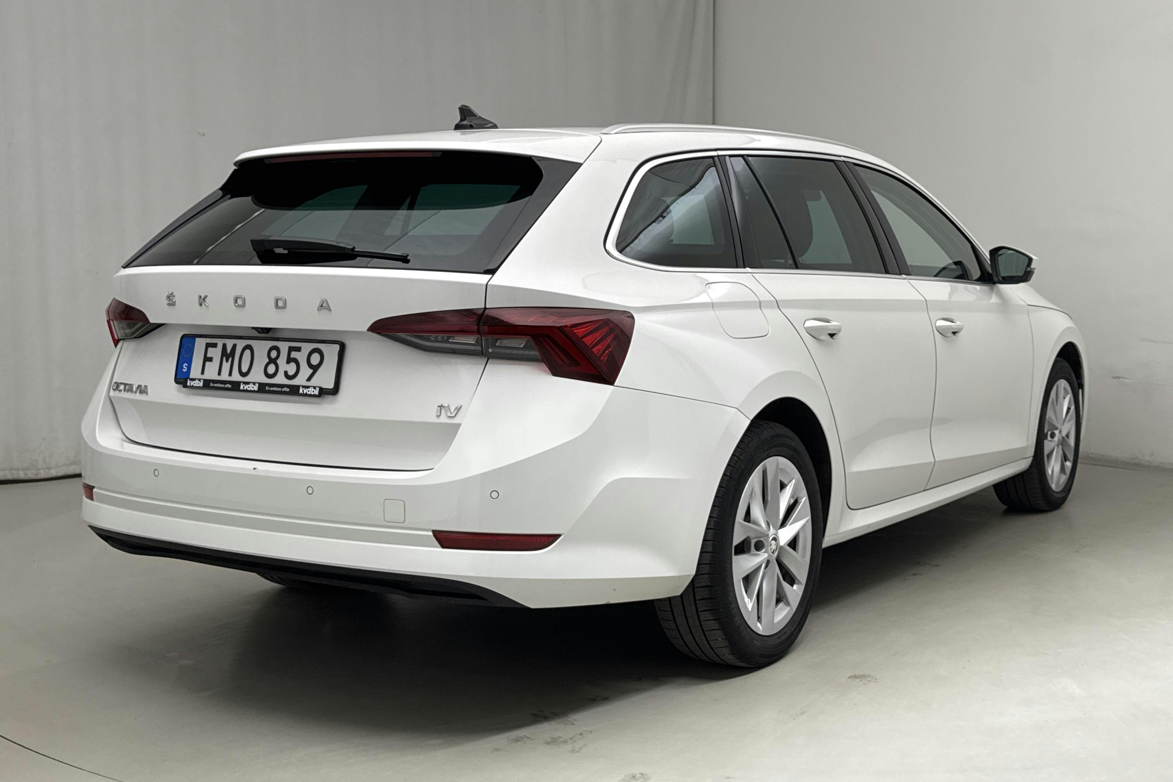 Skoda Octavia 1.4 iV PHEV Combi (204hk) - 6 104 mil - Automat - vit - 2022