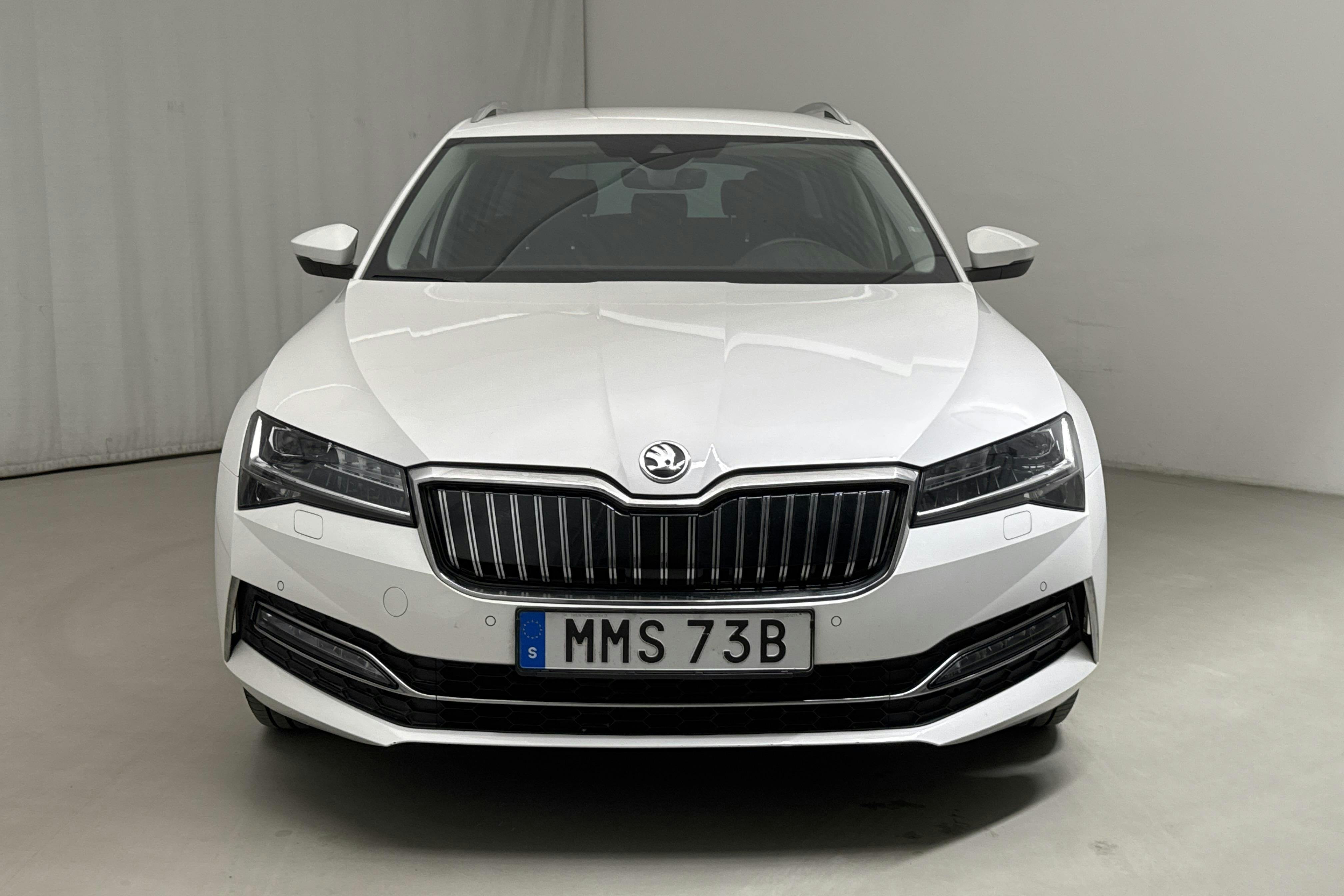 Skoda Superb 1.4 TSI PHEV Kombi (218hk) - 6 530 mil - Automat - vit - 2021