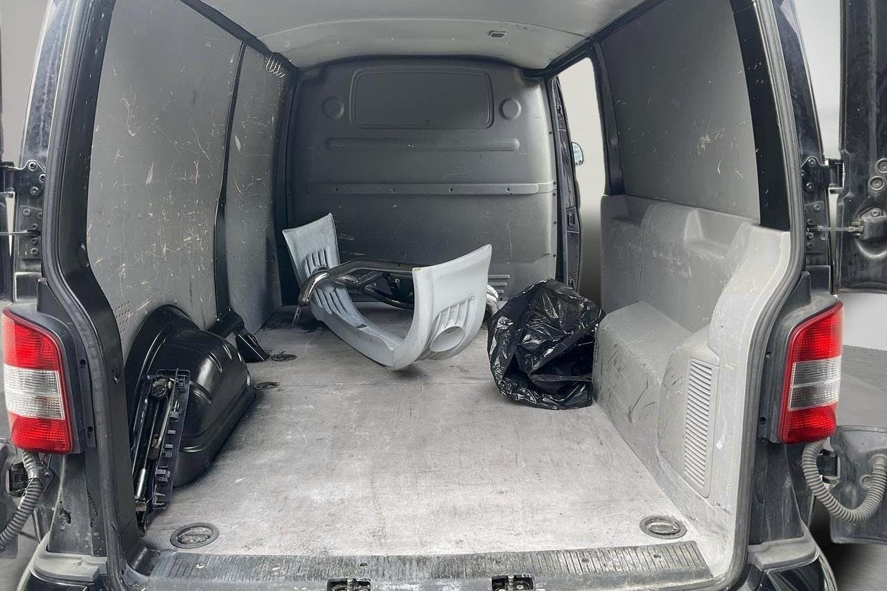 VW Transporter T5 2.0 TDI 4MOTION (180hk) - 24 601 mil - Automat - svart - 2011