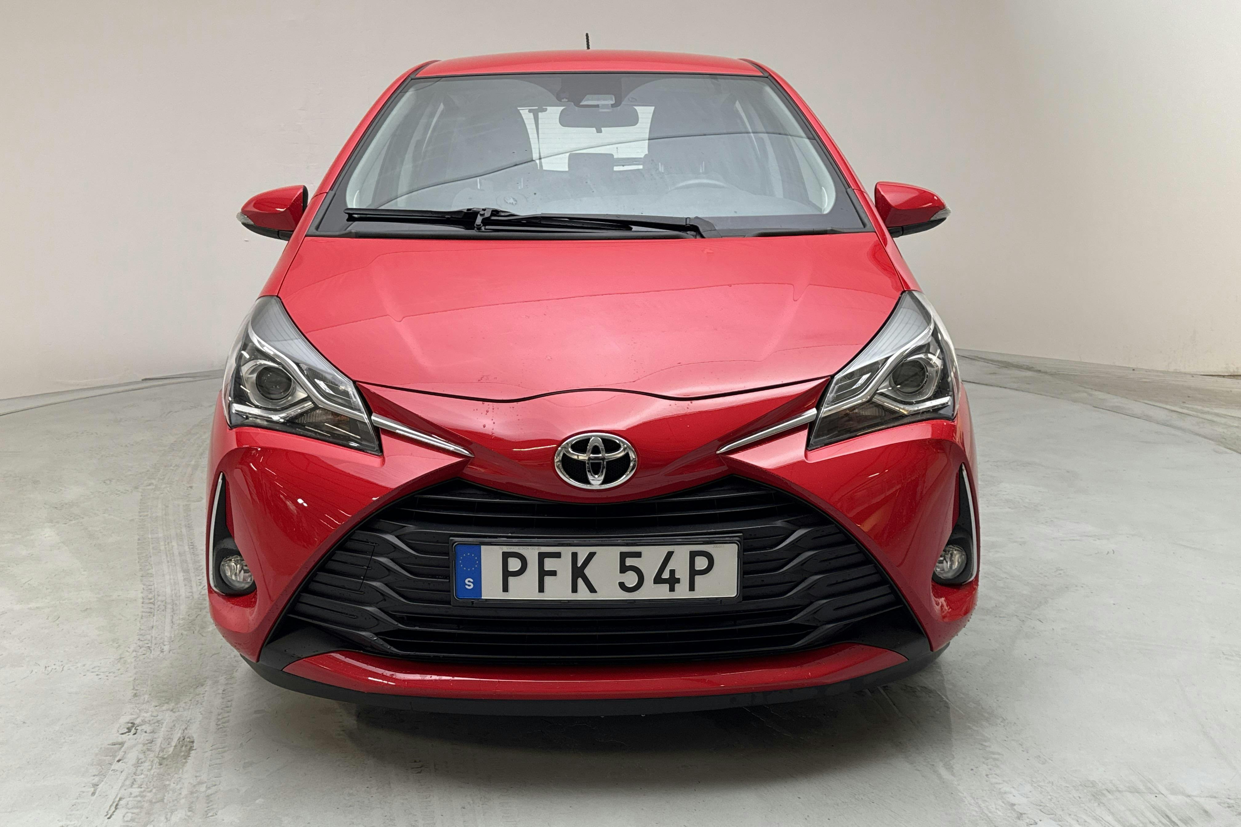 Toyota Yaris 1.5 5dr (111hk) - 2 419 mil - Manuell - röd - 2020